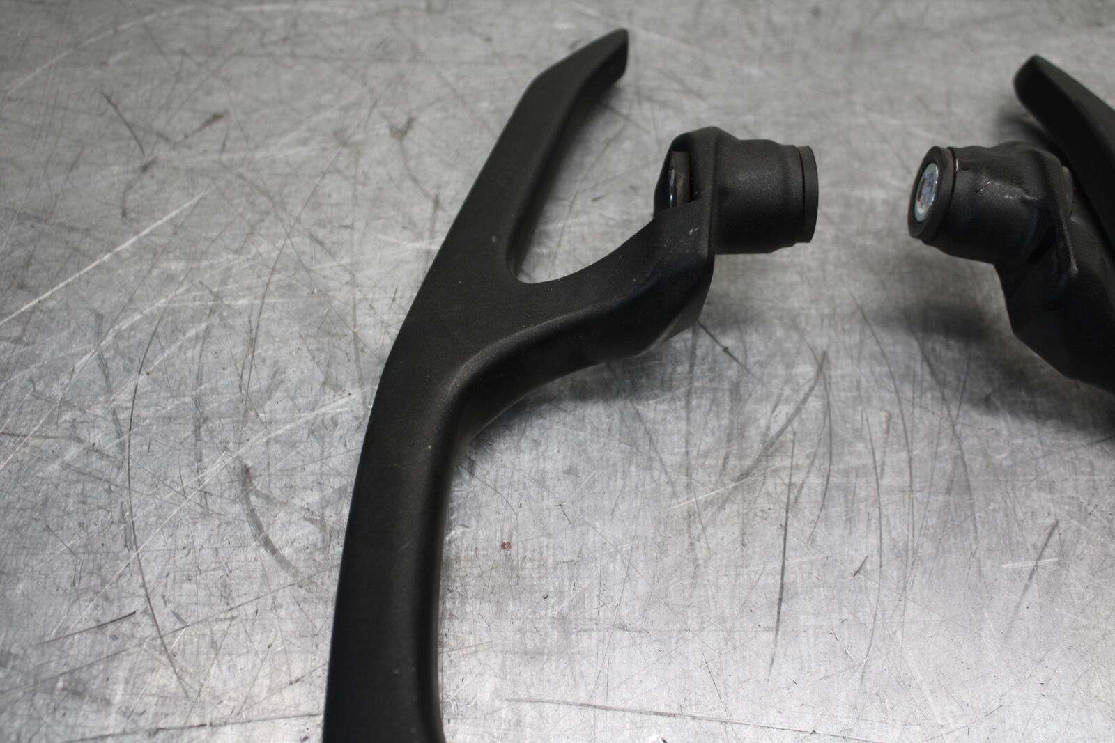 12-17 KAWASAKI ER-6N Z650 PASSENGER REAR SEAT GRAB BAR HANDLE SET BB709