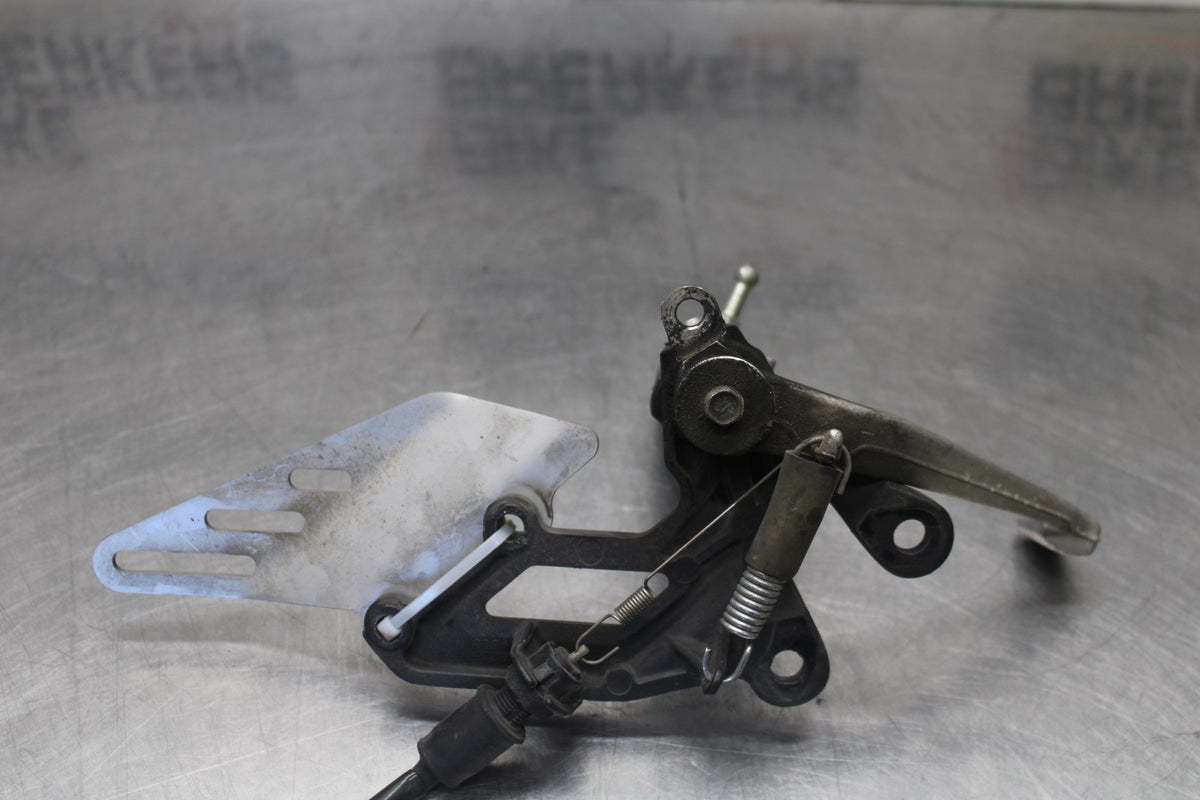 08-09 KAWASAKI NINJA ZX14R RIGHT REARSET REAR SET DRIVER FOOT PEG STOP BB932