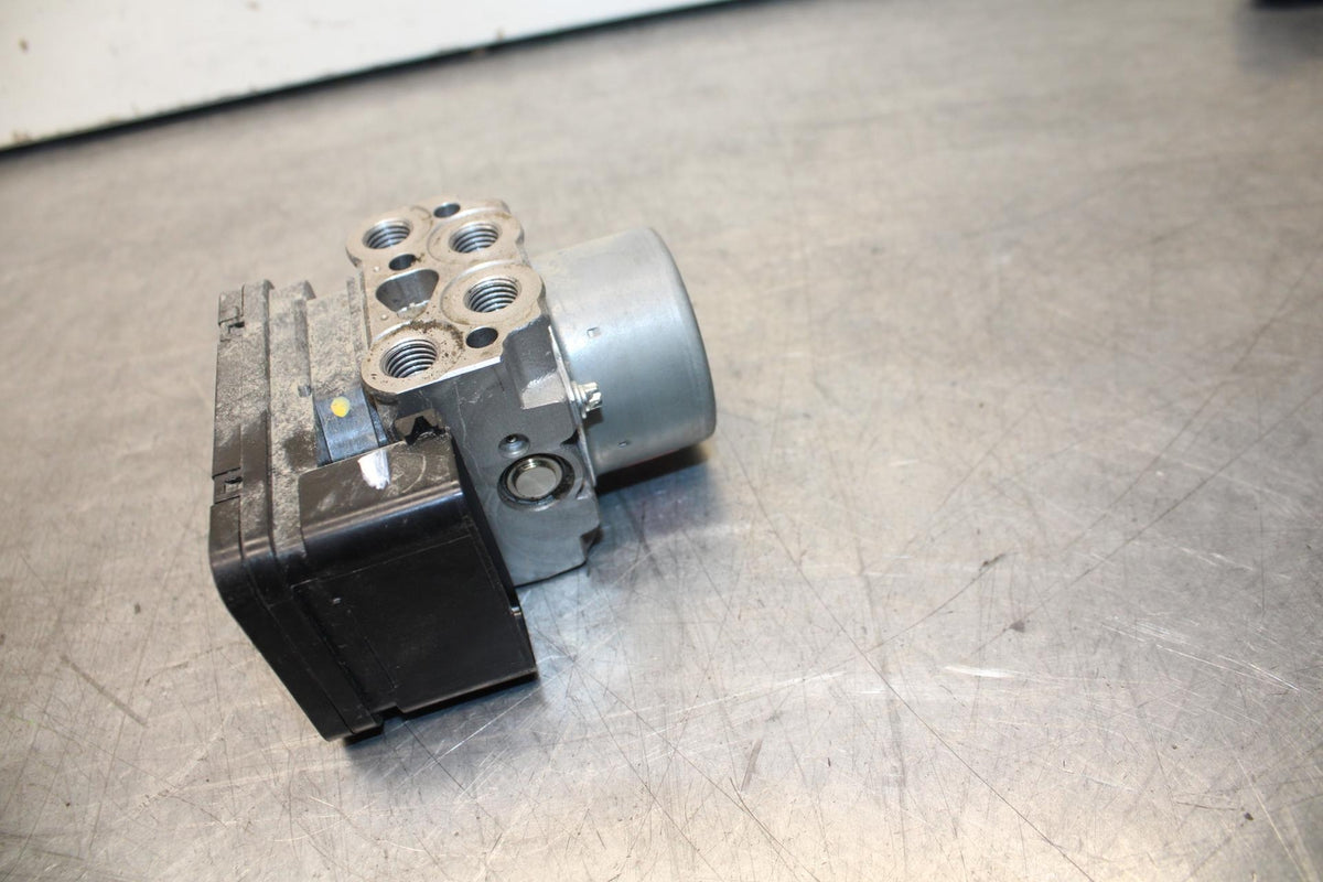 23-24 KAWASAKI ZX4R ZX 4RR ZX 4 RR ZX4 RR ABS PUMP UNIT MODULE BB610