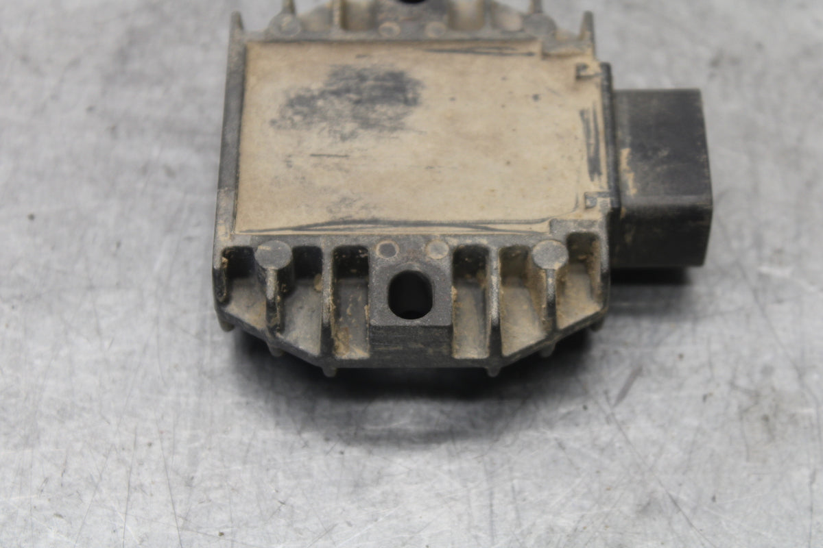 2004 Yamaha Raptor 660R YFM660R RECTIFIER VOLTAGE REGULATOR BB695