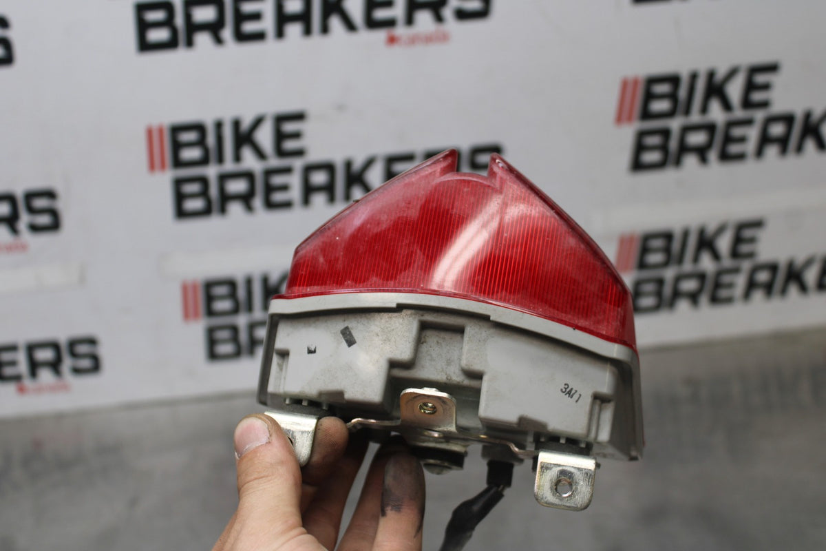 11-26 SUZUKI GSXR750 REAR TAIL TAILLIGHT BACK BRAKE LIGHT BB900