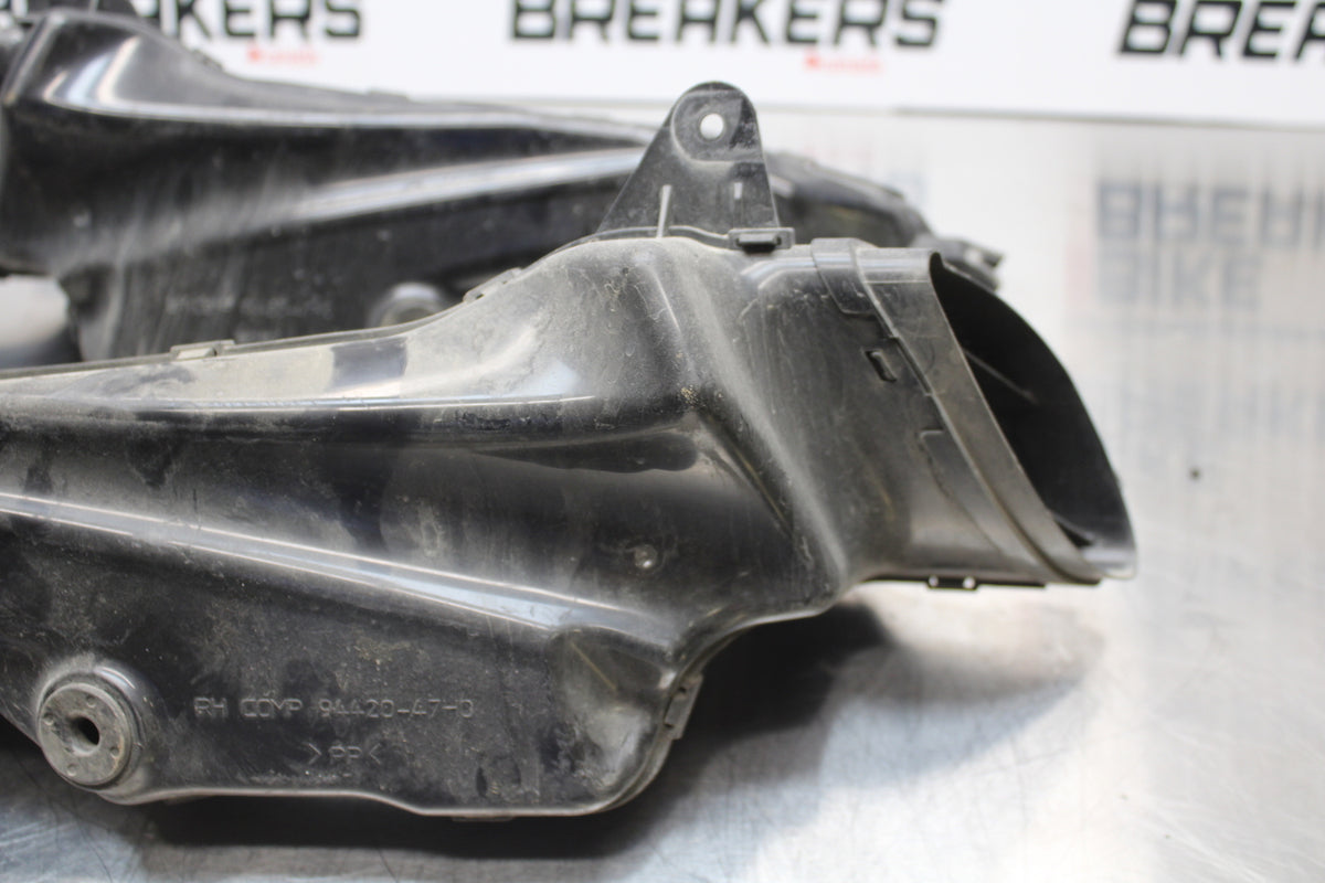 11 SUZUKI GSXR1000 RIGHT LEFT AIR INTAKE DUCTS BB142