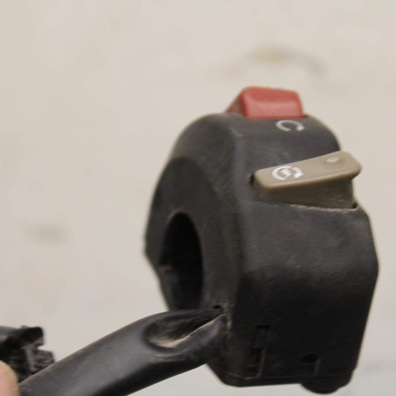 21 KAWASAKI NINJA ZX6R RIGHT CLIP ON HANDLE KILL OFF START SWITCH  BB647