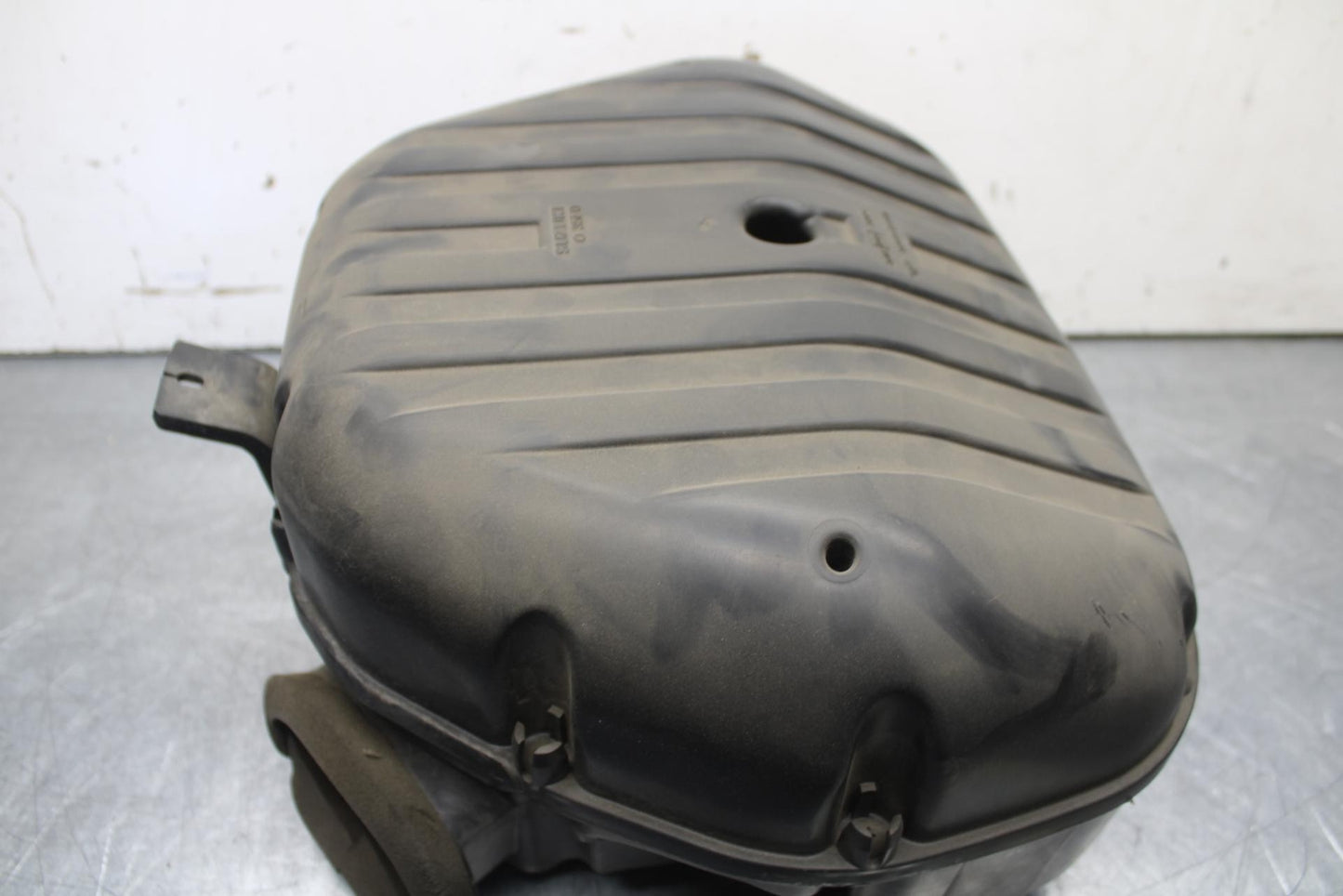 01-03 SUZUKI GSXR600 AIRBOX AIR INTAKE FILTER BOX 13700-39F00 BB633