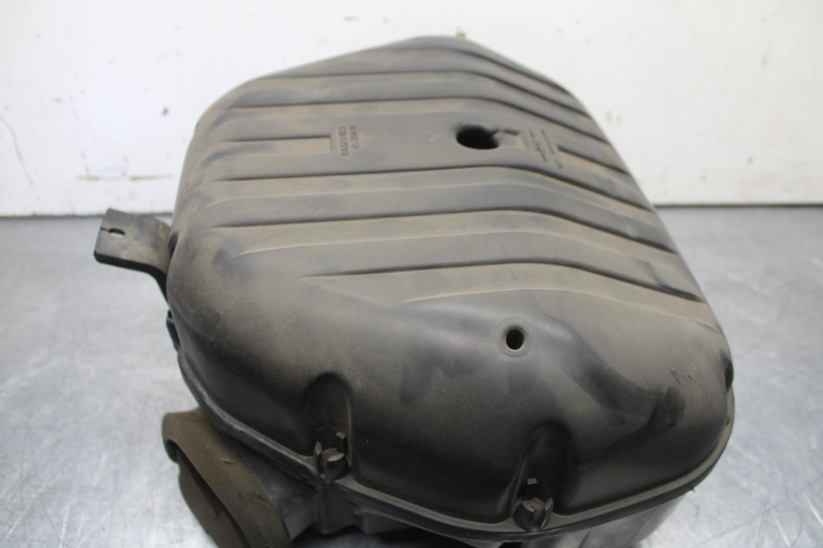 01-03 SUZUKI GSXR600 AIRBOX AIR INTAKE FILTER BOX 13700-39F00 BB633