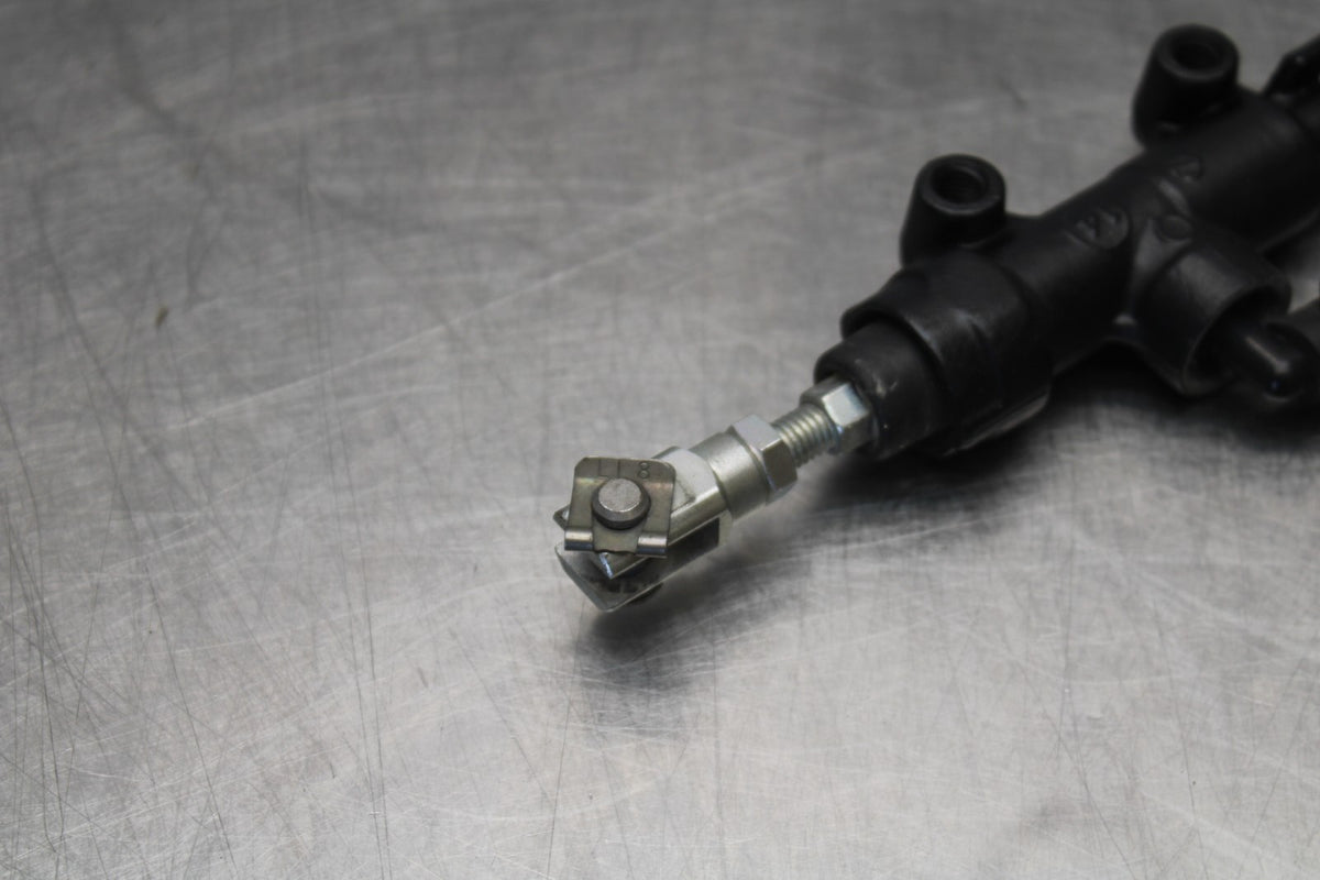 12 TRIUMPH STREET TRIPLE R REAR BACK BRAKE MASTER CYLINDER W RESERVOIR BB914