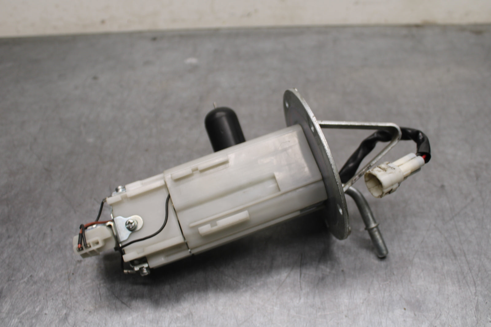 09-11 SUZUKI GSXR1000 FUEL PUMP GAS PETROL SENDER UNIT BB125
