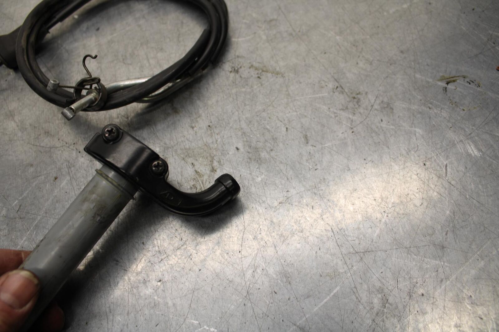 08-09 KAWASAKI NINJA ZX14R THROTTLE CABLE LINE HOUSING GUIDE BB73