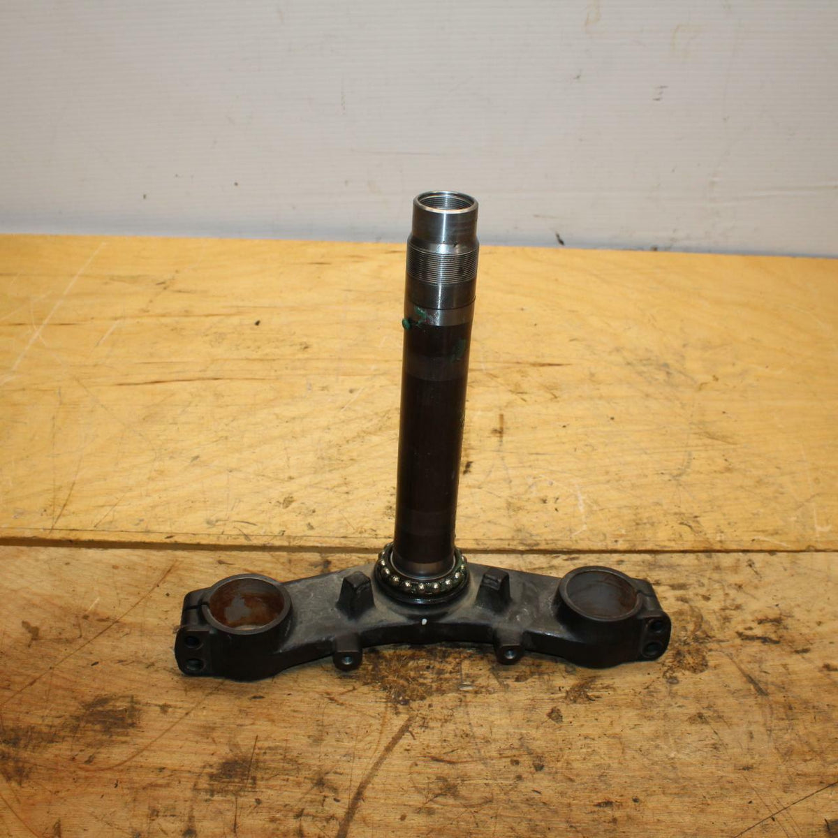 09-10 KAWASAKI ER-6N FRONT FORKS CLAMP LOWER TRIPLE TREE STEM 44037-0106 BB325
