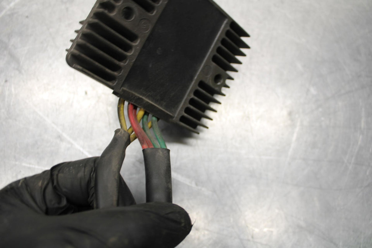 2008 Aprilia Shiver 750 SL750 RECTIFIER VOLTAGE REGULATOR BB551