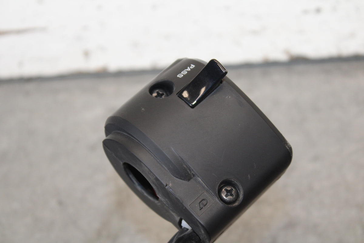 18-23 KAWASAKI NINJA 400 LEFT CLIP ON HANDLE HORN SIGNALS SWITCH SWITCHES  BB679