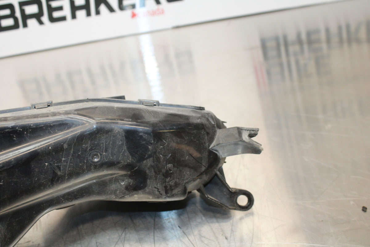 11 SUZUKI GSXR1000 RIGHT LEFT AIR INTAKE DUCTS BB142
