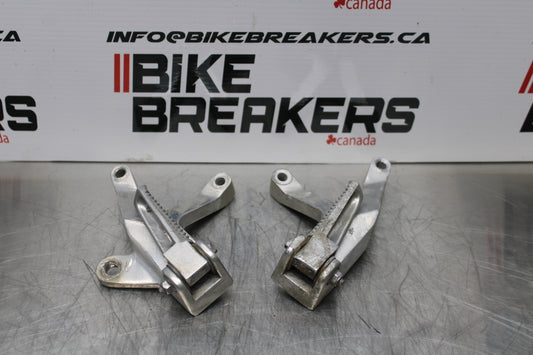 96-07 YAMAHA YZF600R REAR BACK PASSENGER PEG SET PAIR BB158