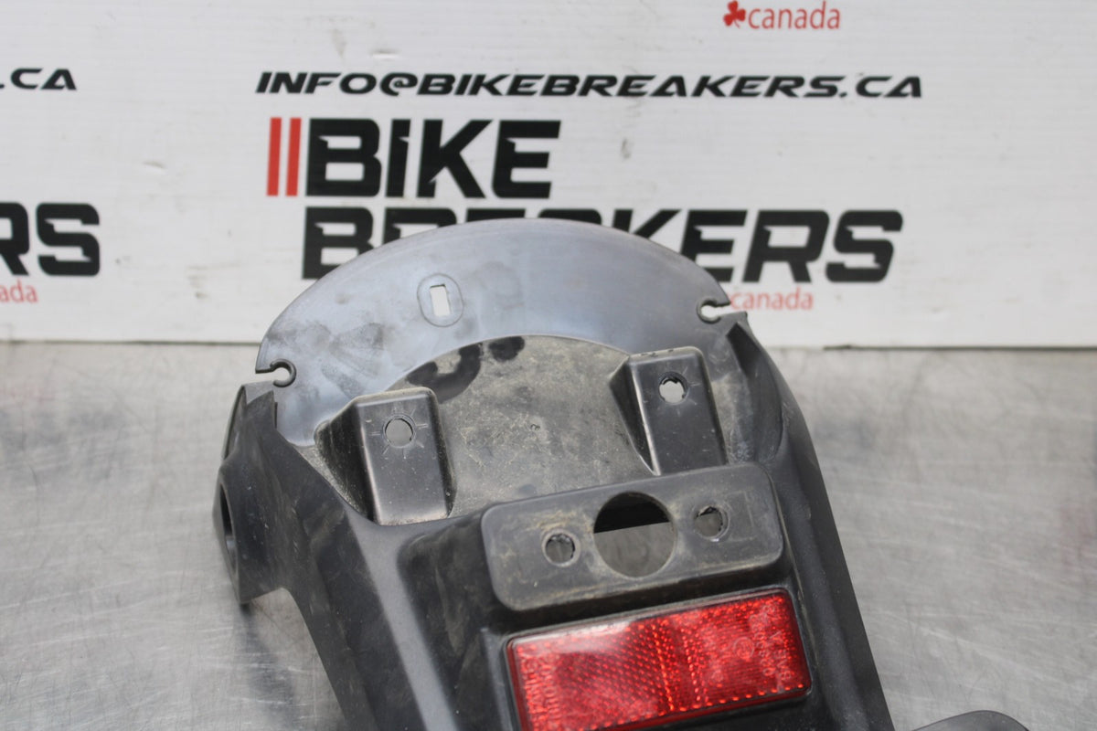 14 HONDA SHADOW 750 VT750C2B REAR BACK WHEEL FENDER MUD GUARD BB867