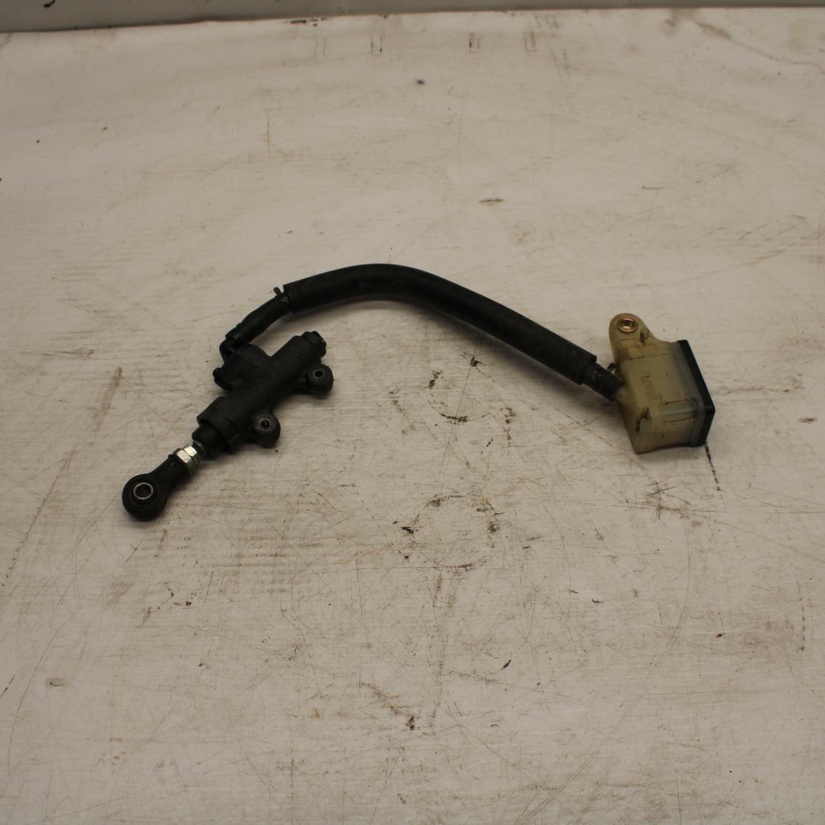 04-05 HONDA CBR1000RR REAR BACK BRAKE MASTER CYLINDER W RESERVOIR BB285