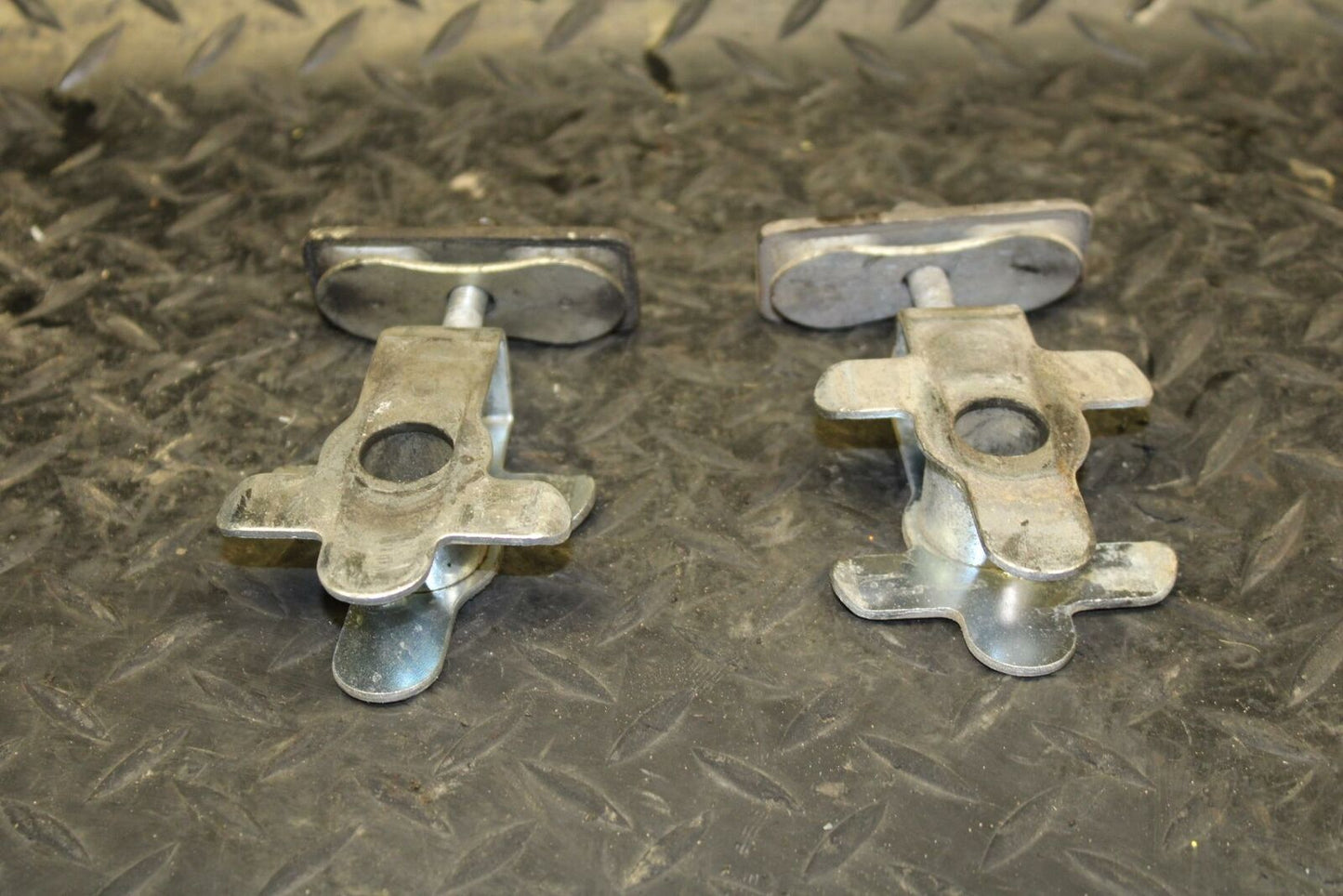 05-06 SUZUKI KATANA 750 GSX750F SWINGARM CHAIN TENSIONER BRACKETS bb166