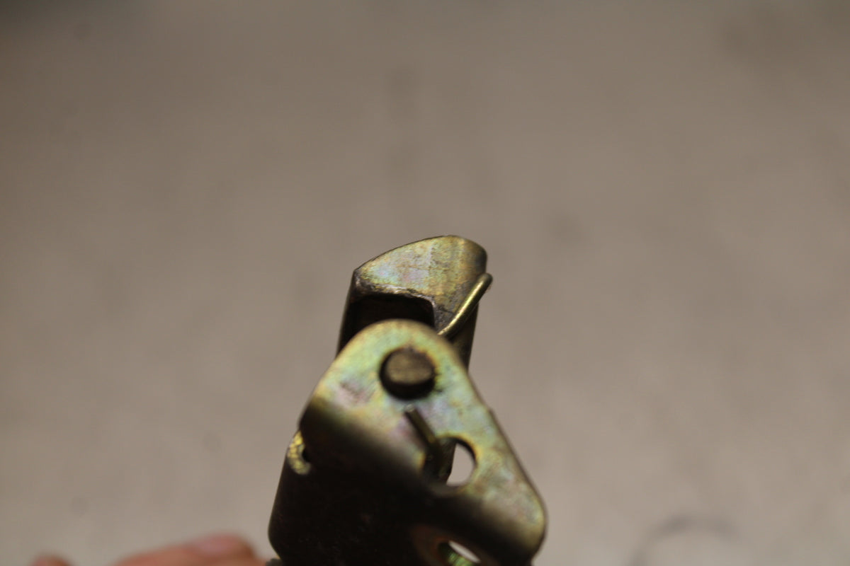 82 HONDA CT70 TRAIL SEAT LATCH  BB138