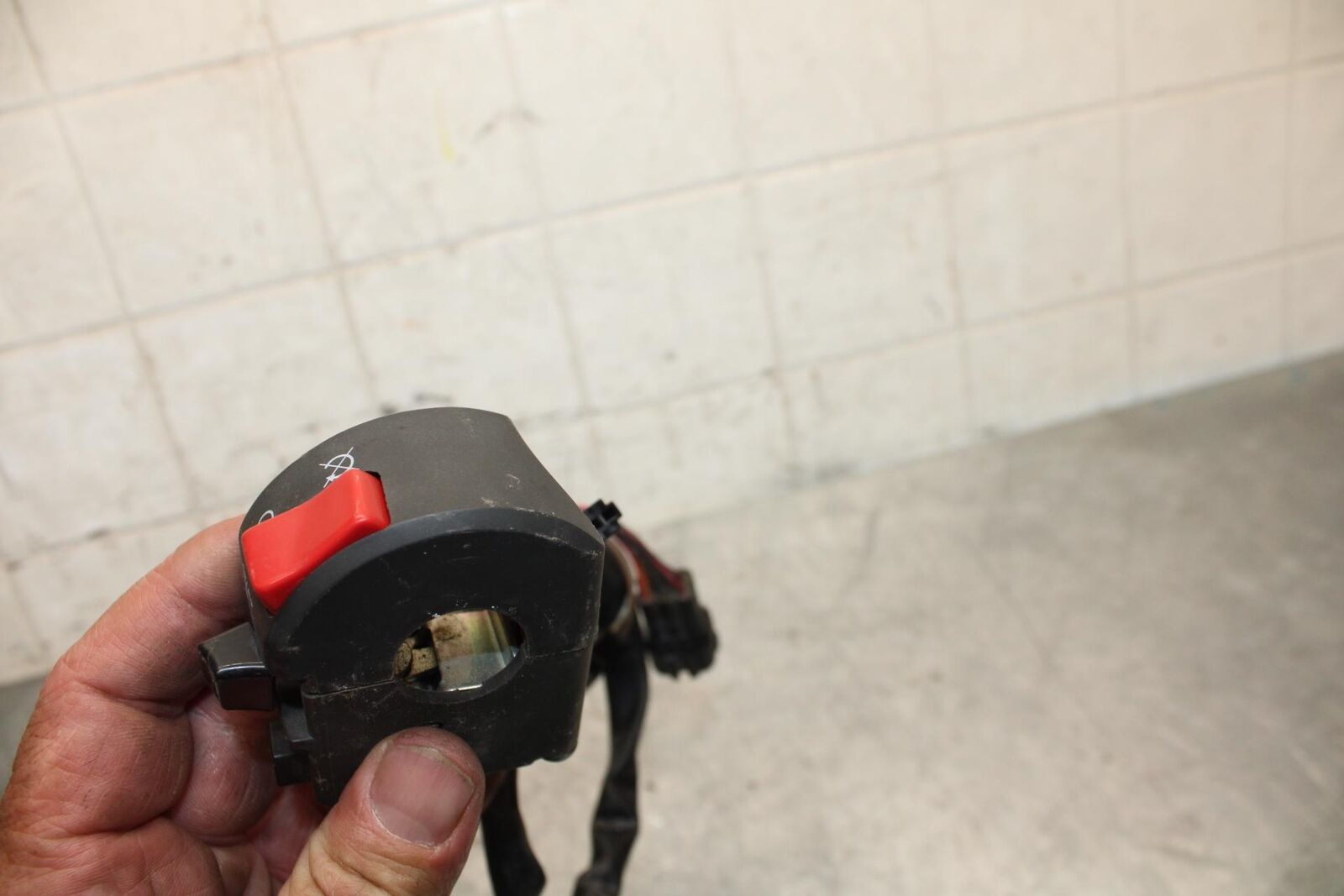 2008 Kawasaki Ninja ZX10R ZX1000E RIGHT CLIP ON HANDLE KILL OFF START SWITCH BB5