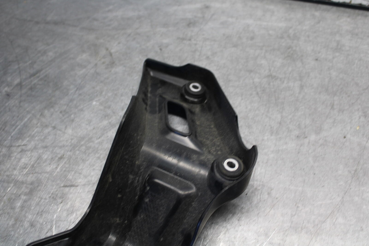 18-24 YAMAHA MT-07 RIGHT FRAME SIDE COVER COWL PANEL TRIM BB662