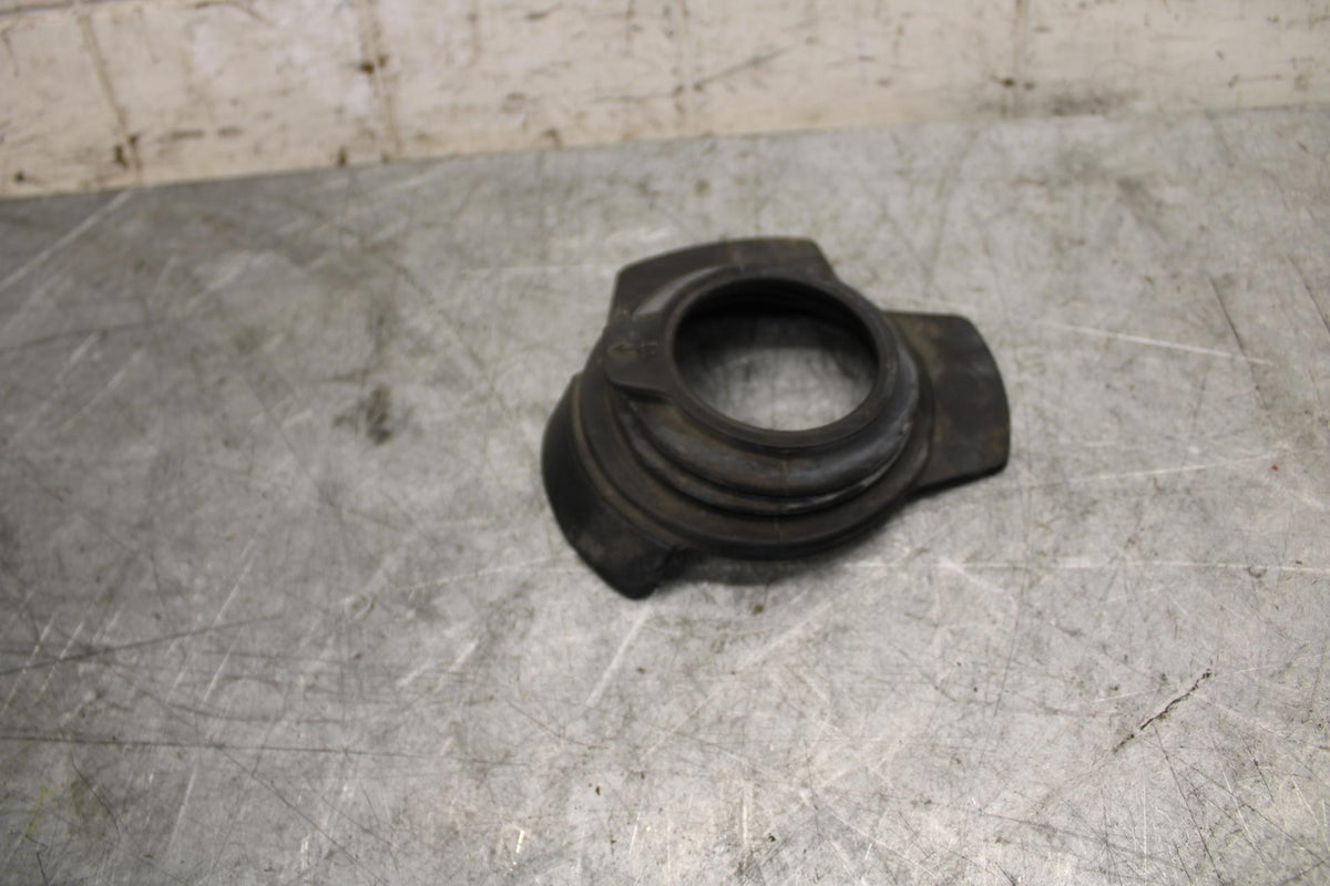 2004 Honda ST1300 ENGINE MOTOR  SHAFT CRANKSHAFT COVER SEAL BB49