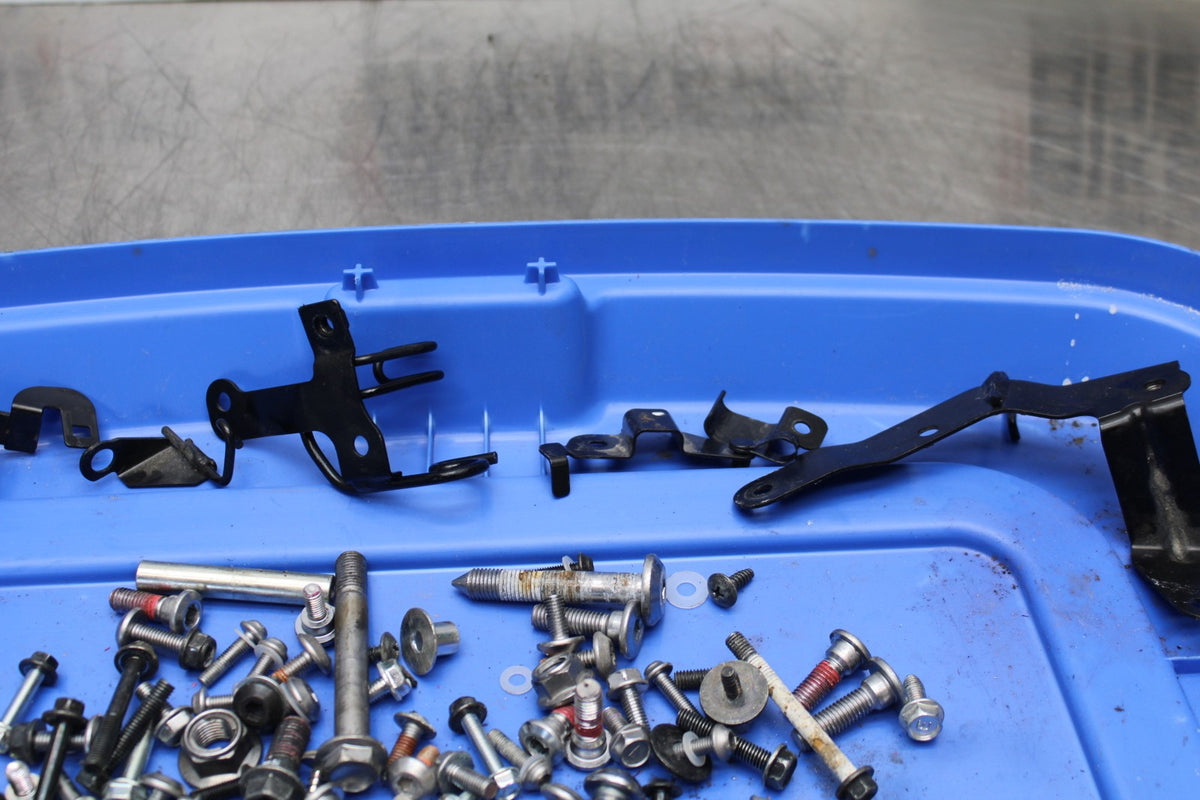 21-23 KAWASAKI NINJA ZX6R MOUNTING BOLTS HARDWARE MOTOR SCREWS BB179