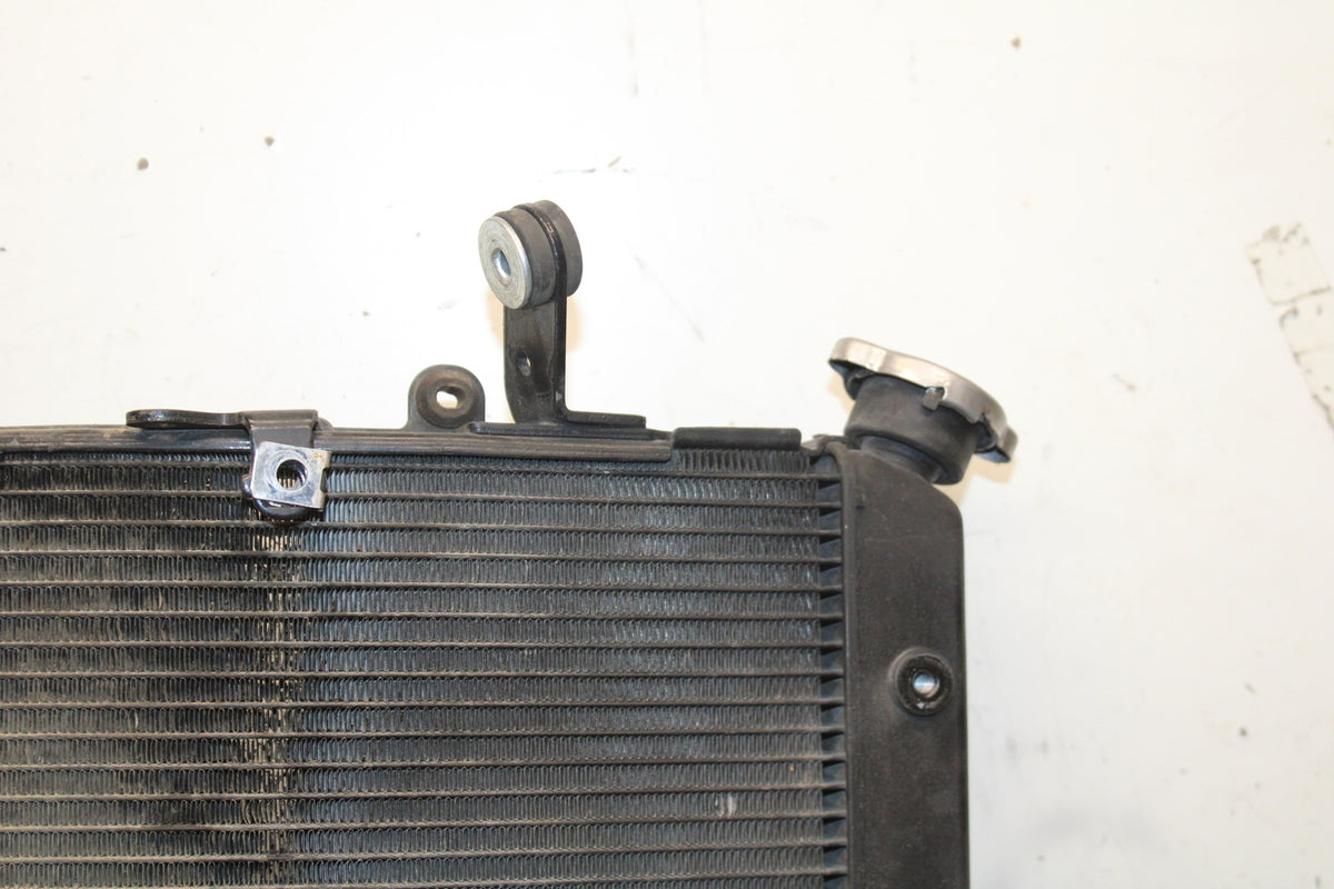 06 YAMAHA YZF R6 ENGINE RADIATOR MOTOR COOLER RADIATER 2C0-12461-00-00 BB716