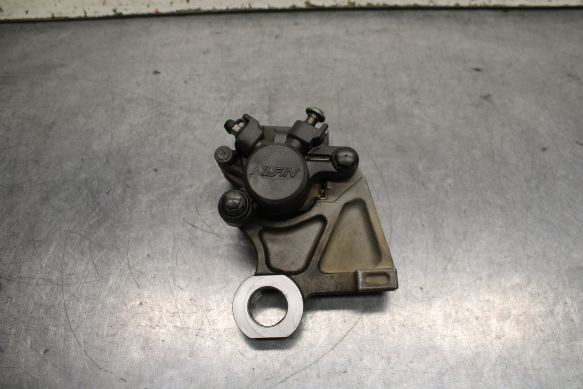 06-07 YAMAHA YZF R6 REAR BACK BRAKE CALIPER W MOUNT BRACKET BB742