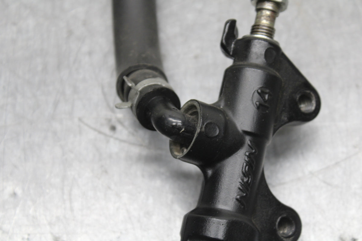 03-04 TRIUMPH DAYTONA 600 REAR BACK BRAKE MASTER CYLINDER W RESERVOIR BB745