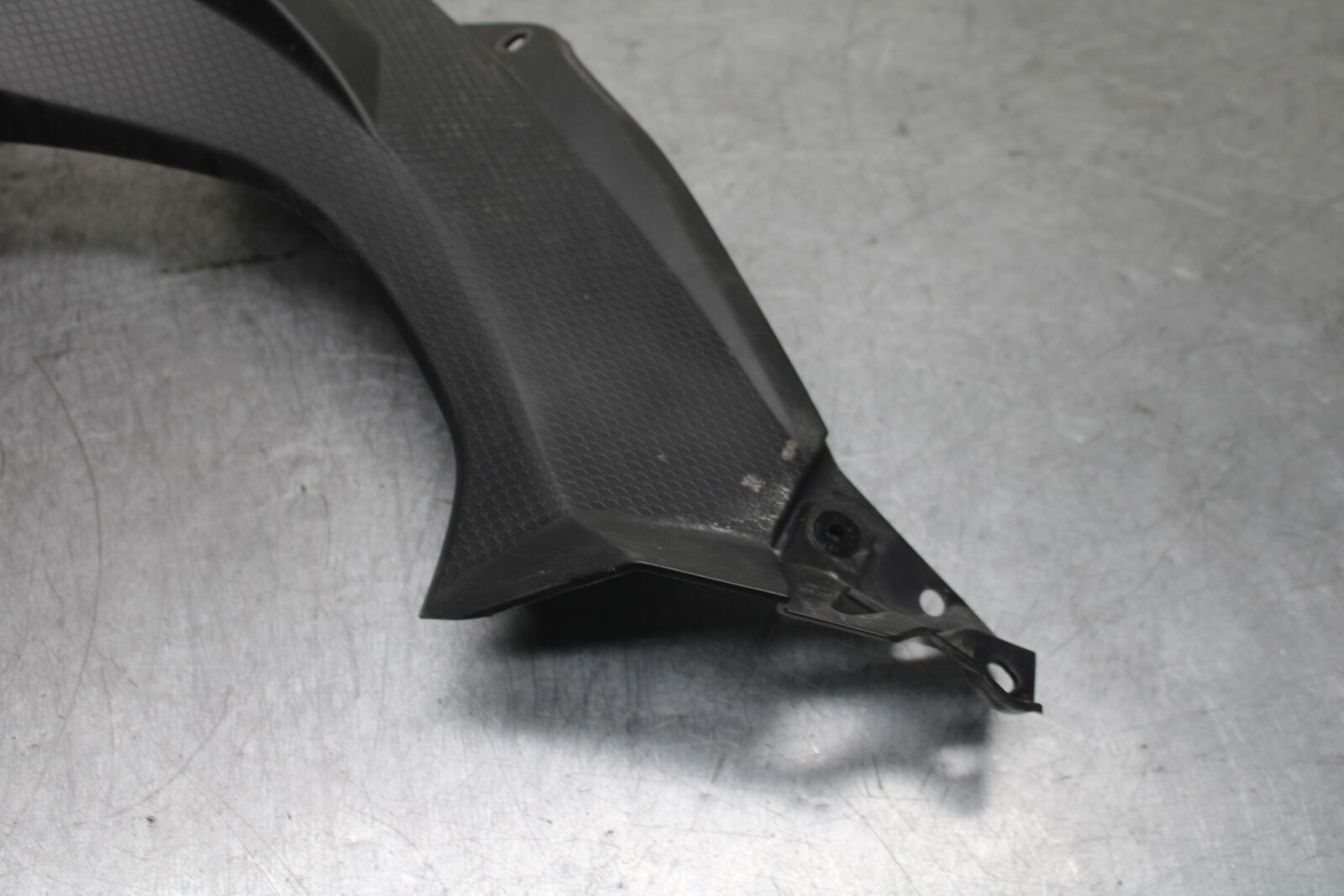 18-23 KAWASAKI NINJA 400 EX400 ABS FRONT CENTER COWL GAUGE FAIRING BB747