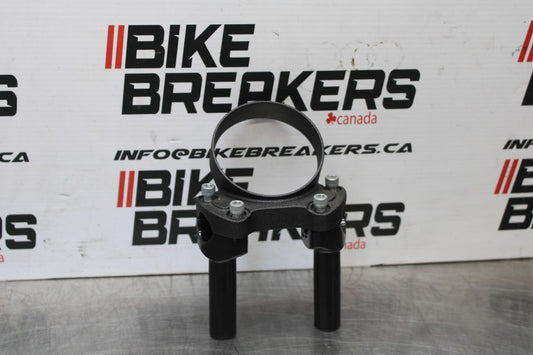 22 HARLEY-DAVIDSON SOFTAIL HANDLEBAR RISERS/ GUAGE HOLDER BB859