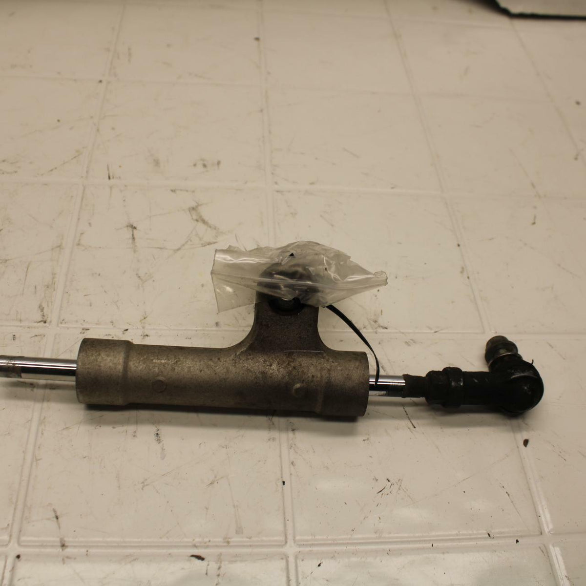 04-05 SUZUKI GSXR750 STEERING DAMPER STABILIZER BB270b