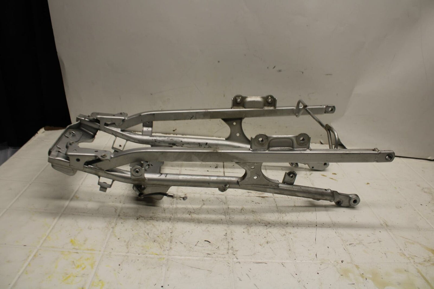 03-05 SUZUKI SV1000 REAR SUBFRAME BACK SUB FRAME BB405
