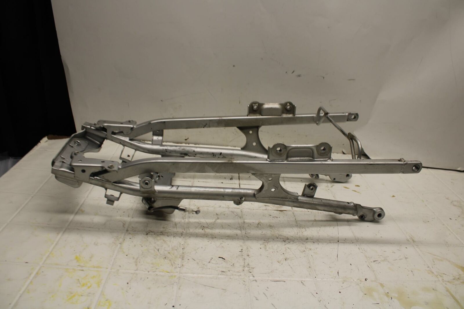 03-05 SUZUKI SV1000 REAR SUBFRAME BACK SUB FRAME BB405