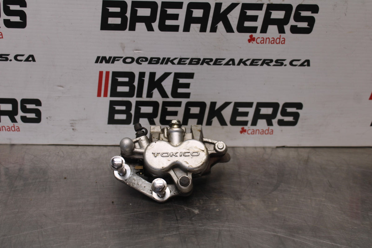 02 KAWASAKI VULCAN 800 VN800B CLASSIC LEFT FRONT BRAKE CALIPER BB862