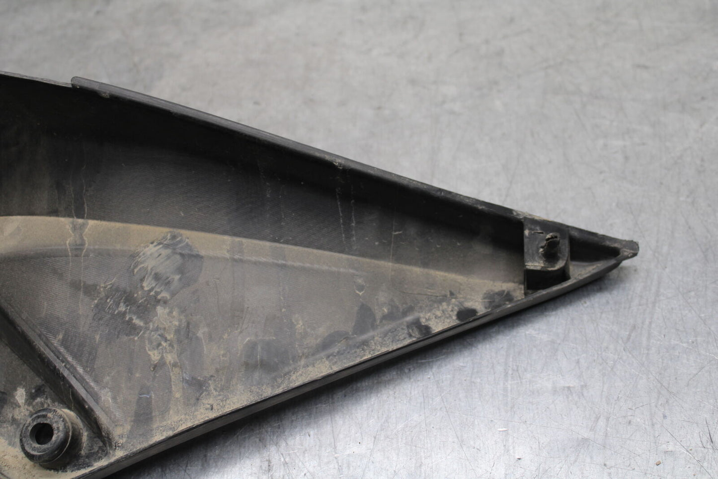 05-06 HONDA CBR600RR LEFT FRONT SIDE SEAT SADDLE PANEL TRIM COWL FAIRING BB739