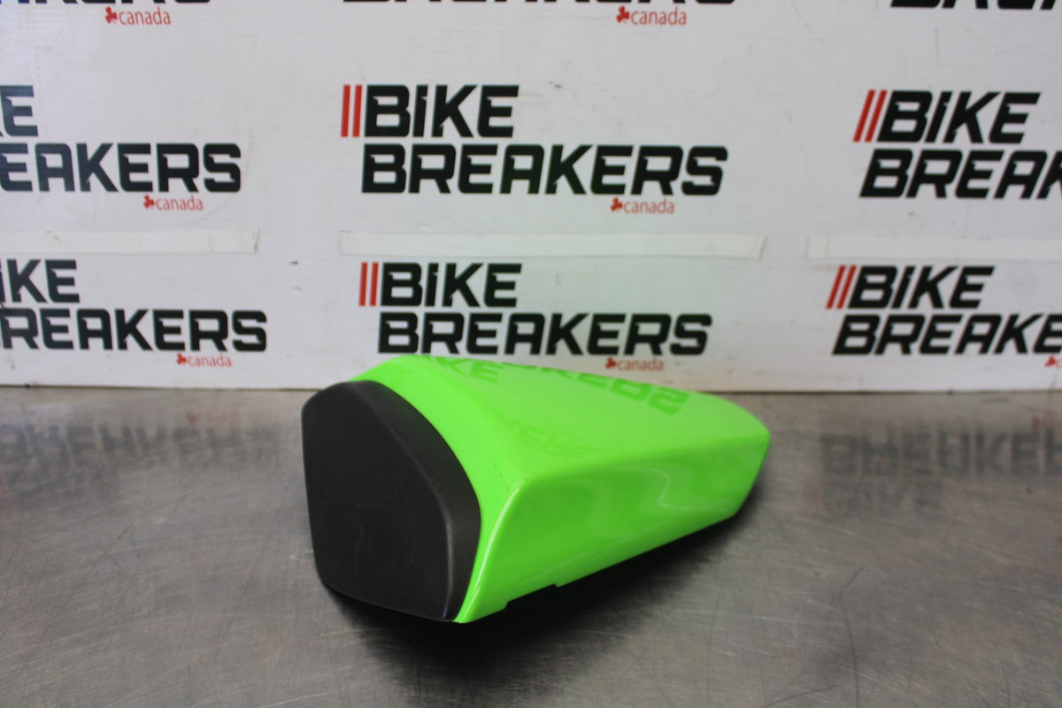 08 KAWASAKI NINJA ZX10R REAR BACK SEAT SOLO COWL FAIRING COVER BB902