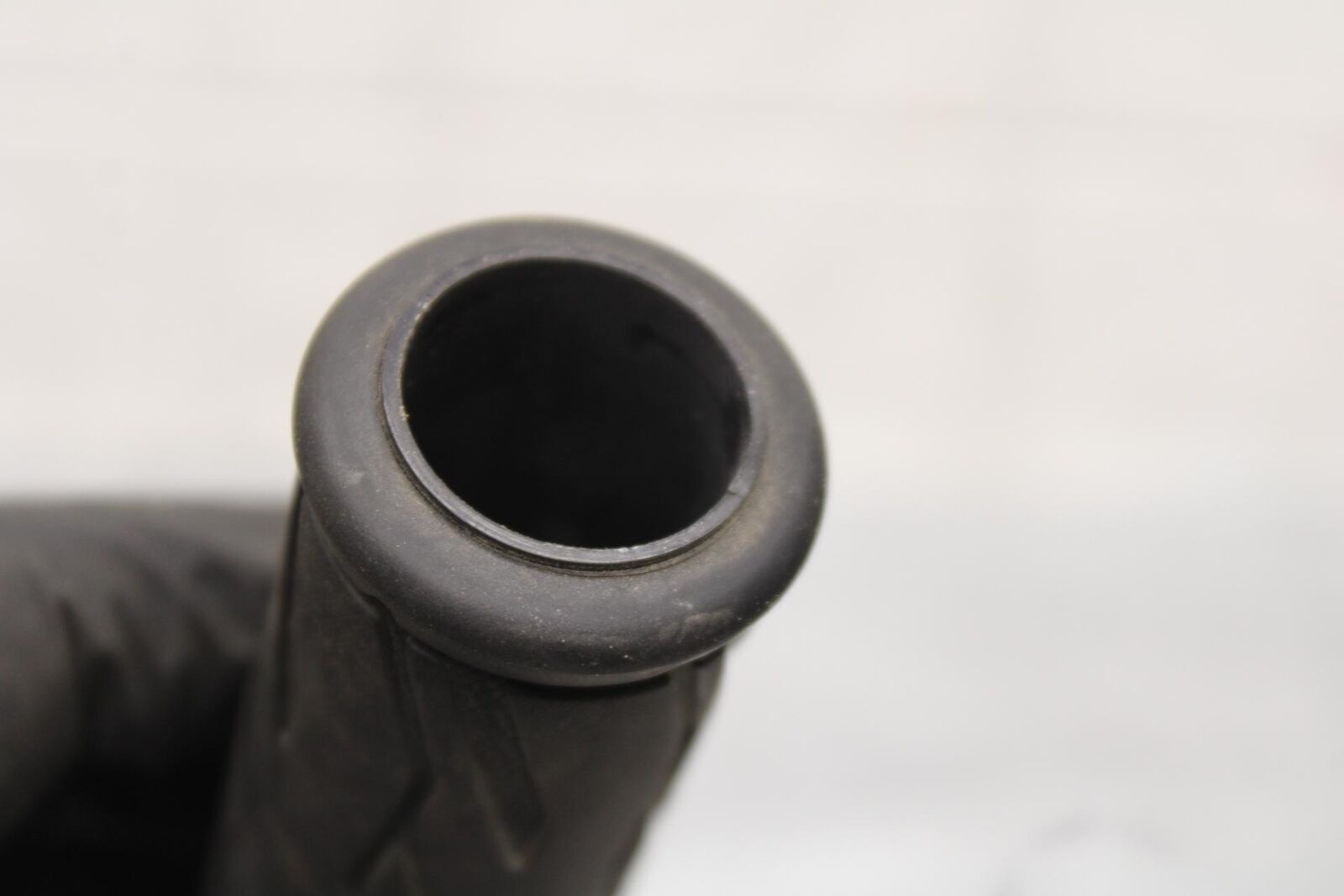 2015 Suzuki GSXR750 RIGHT THROTTLE GRIP BB595