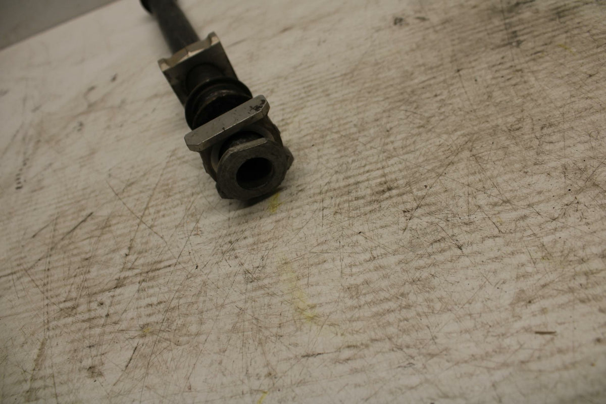 05-06 HONDA CBR600RR REAR AXLE BACK WHEEL PIVOT BOLT AXEL 42301-MEE-D00 BB307