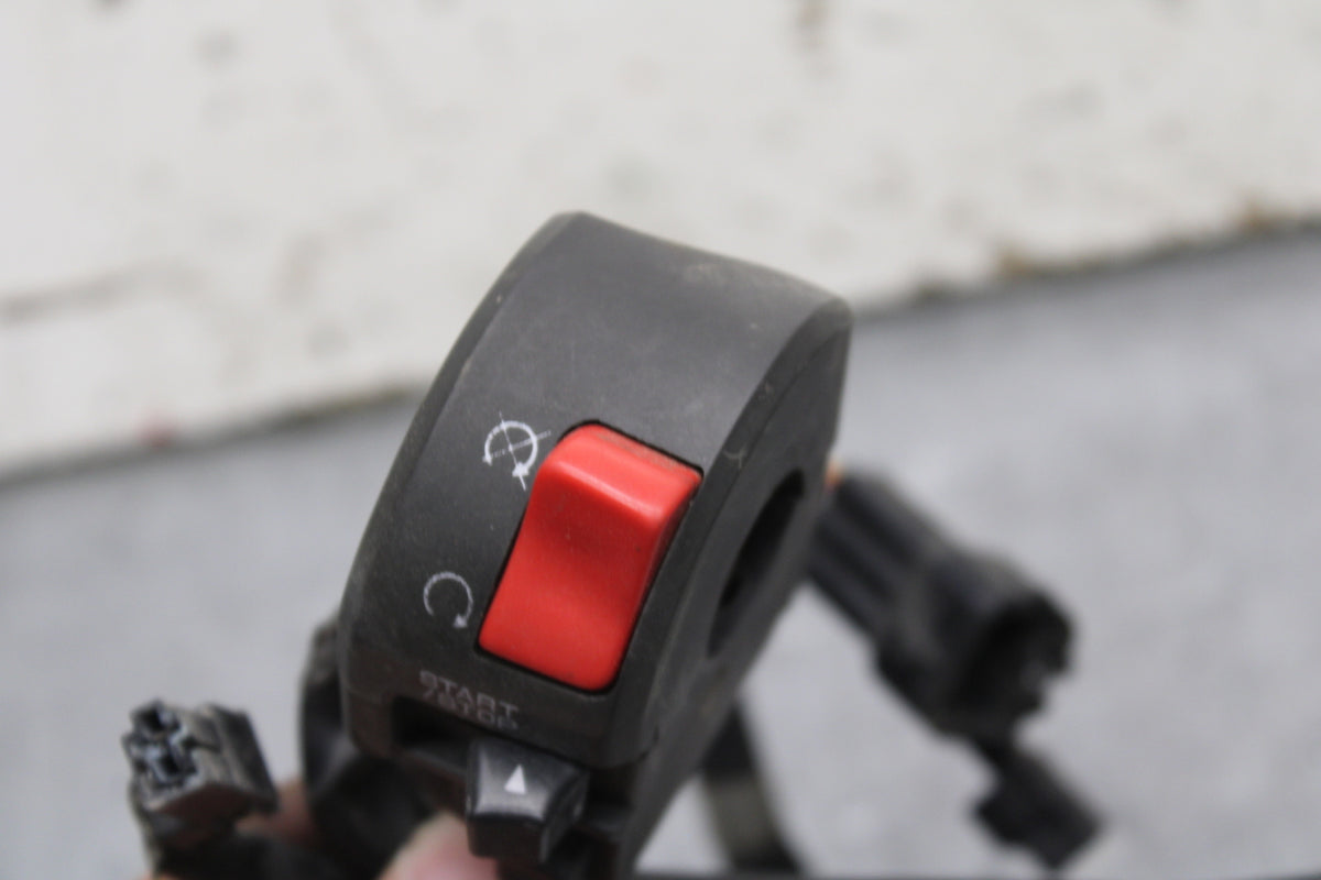 06-07 KAWASAKI NINJA ZX10R RIGHT CLIP ON KILL OFF START SWITCH SWITCHES  BB115