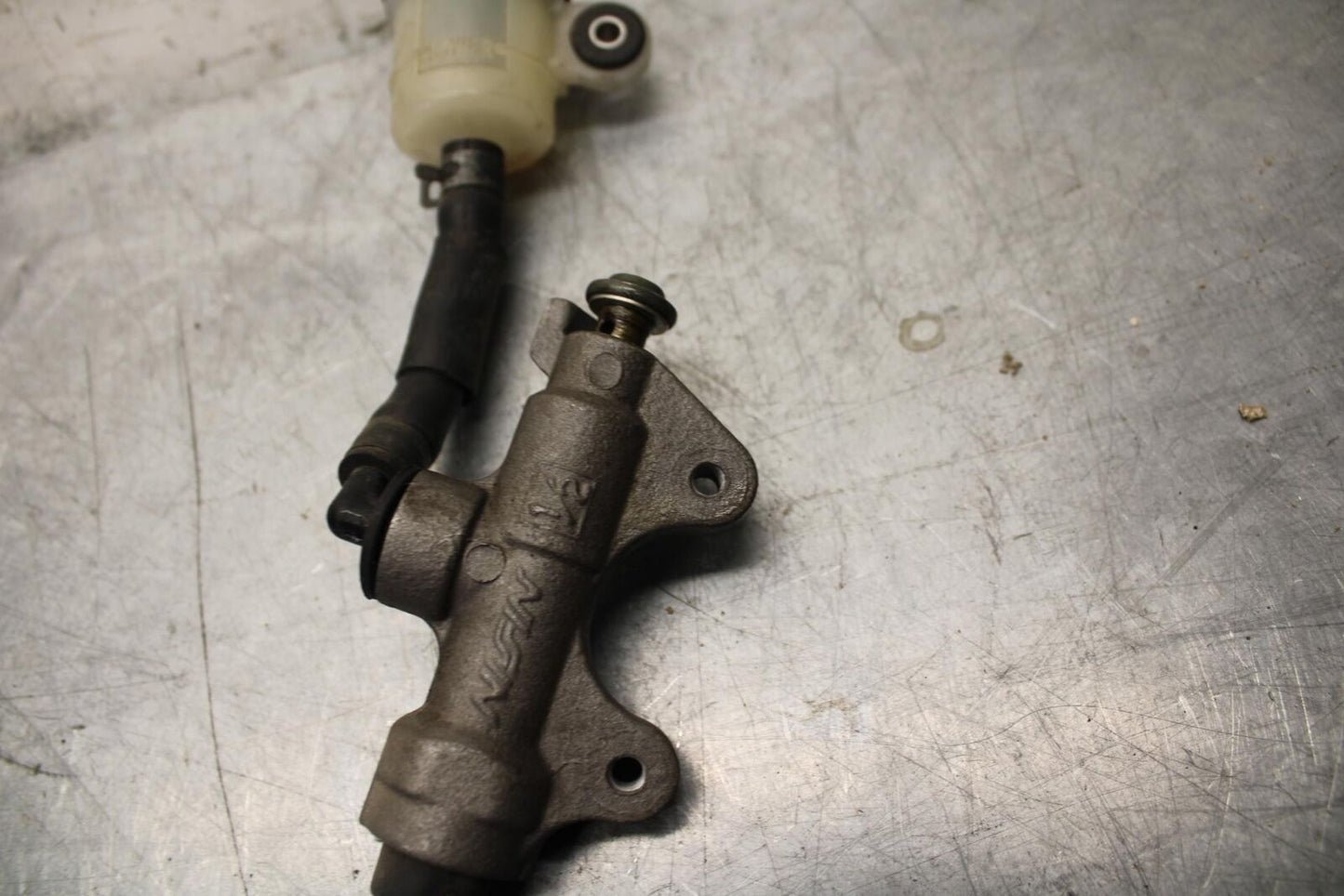 2008 Yamaha YZF R6 REAR  BRAKE MASTER CYLINDER W RESERVOIR 2C0-2583V-01-00 BB521
