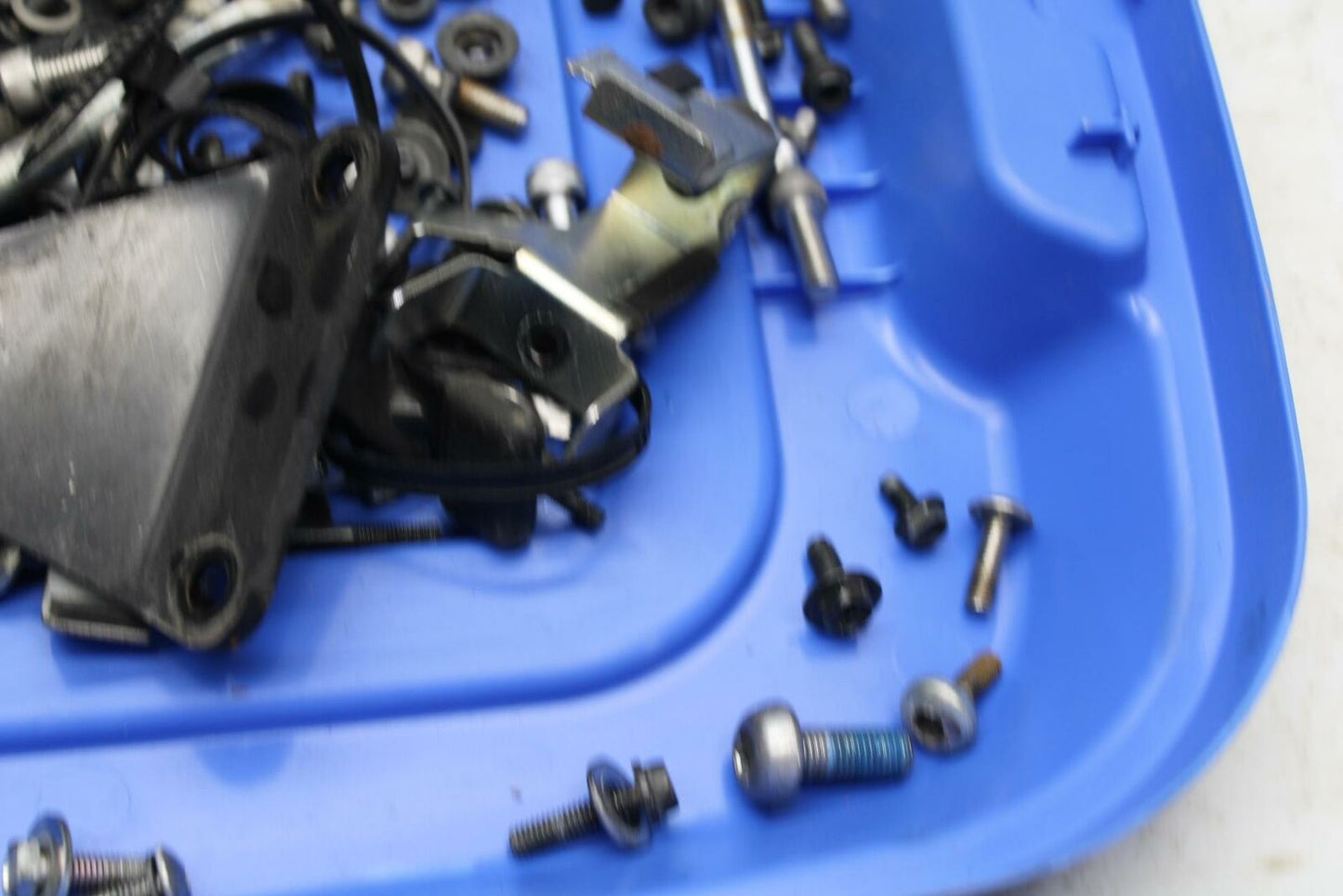 05-09 SUZUKI BOULEVARD C90 BOLTS HARDWARE MOTOR SCREWS BB357