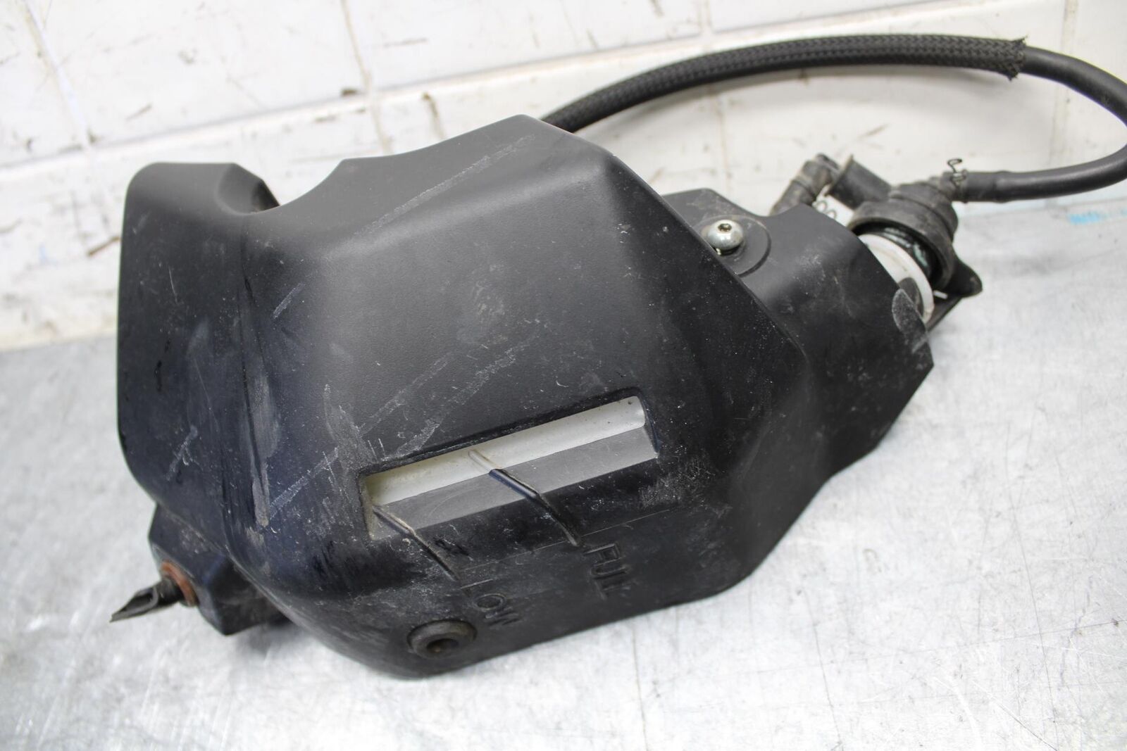 2015 Yamaha FZ09 COOLANT WATER TANK RESERVOIR BOTTLE 1RC-21871-00-00 BB54