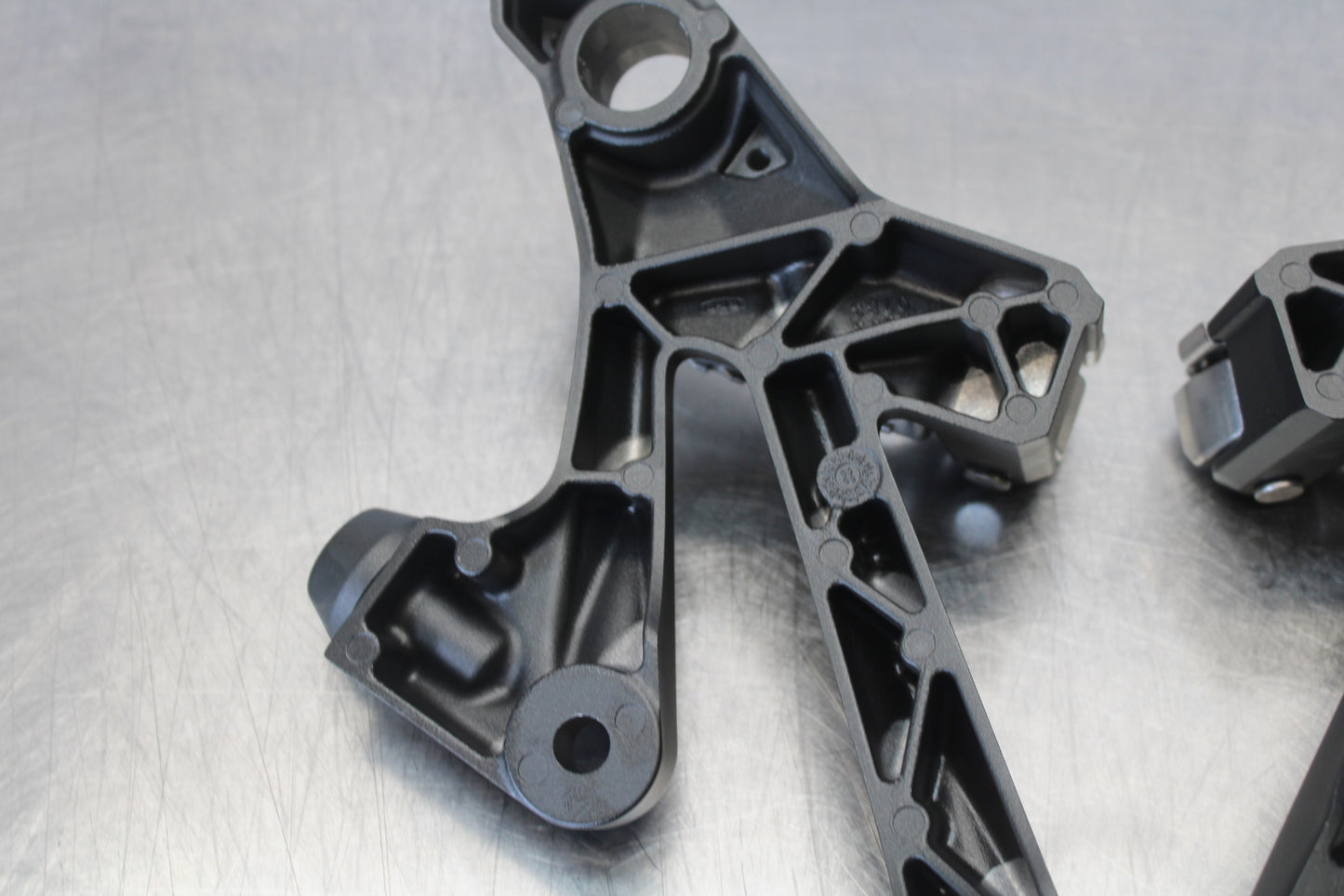 23-24 KAWASAKI NINJA ZX14R REAR BACK PASSENGER PEG SET PAIR BB169