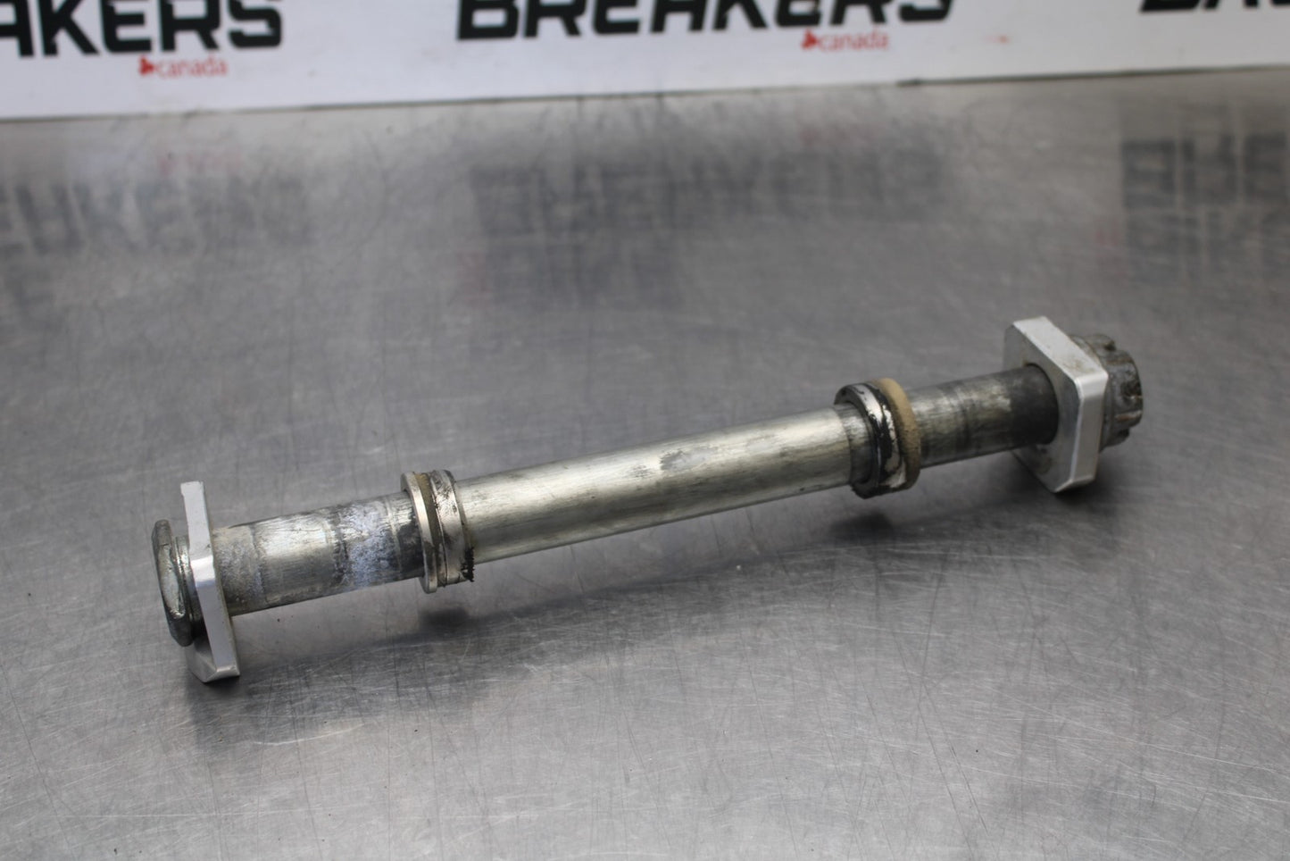 05-06 SUZUKI GSXR1000 REAR AXLE BACK WHEEL RIM PIVOT BOLT AXEL BB773