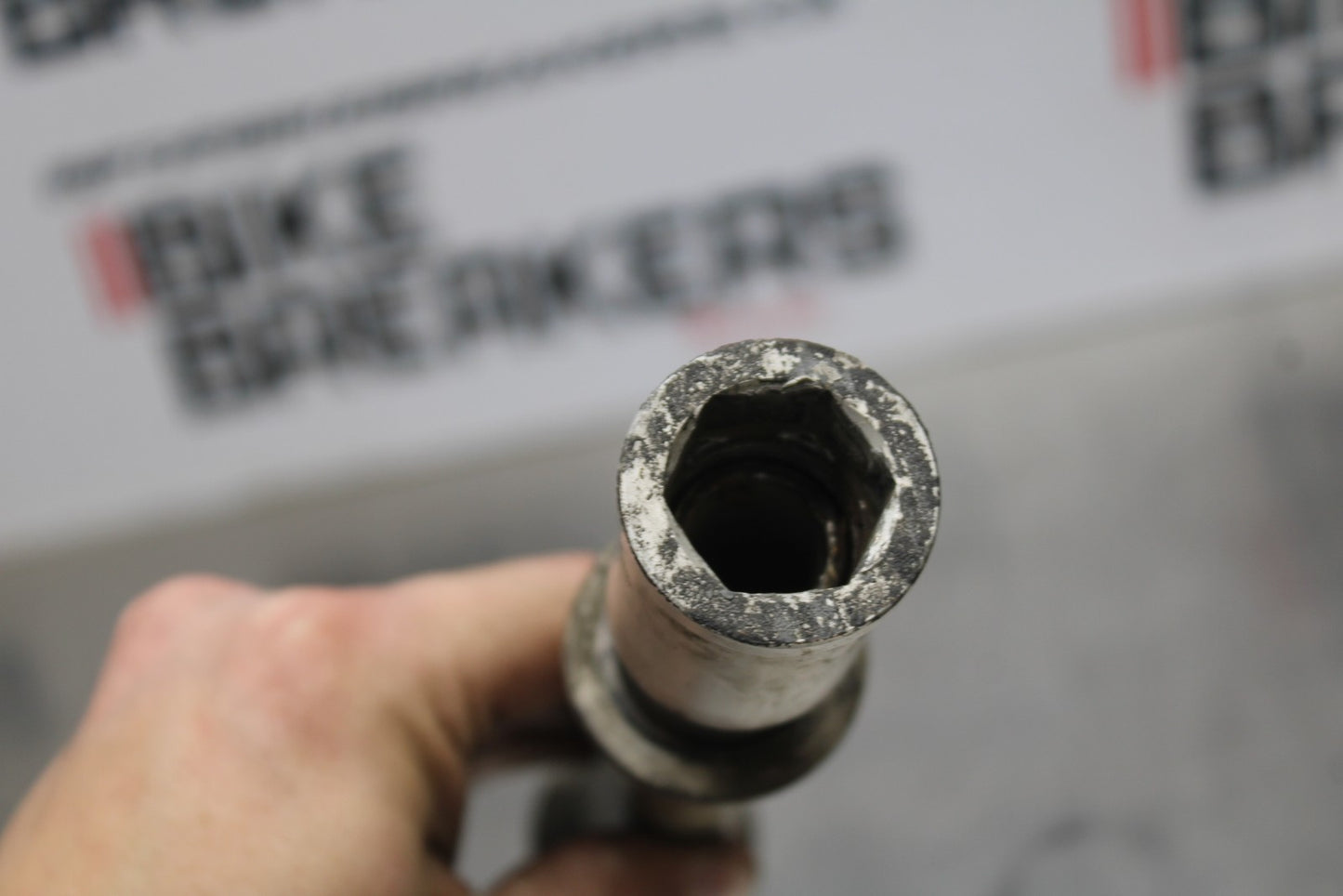 07-08 KAWASAKI NINJA ZX6R FRONT WHEEL RIM AXLE PIVOT BOLT BB203