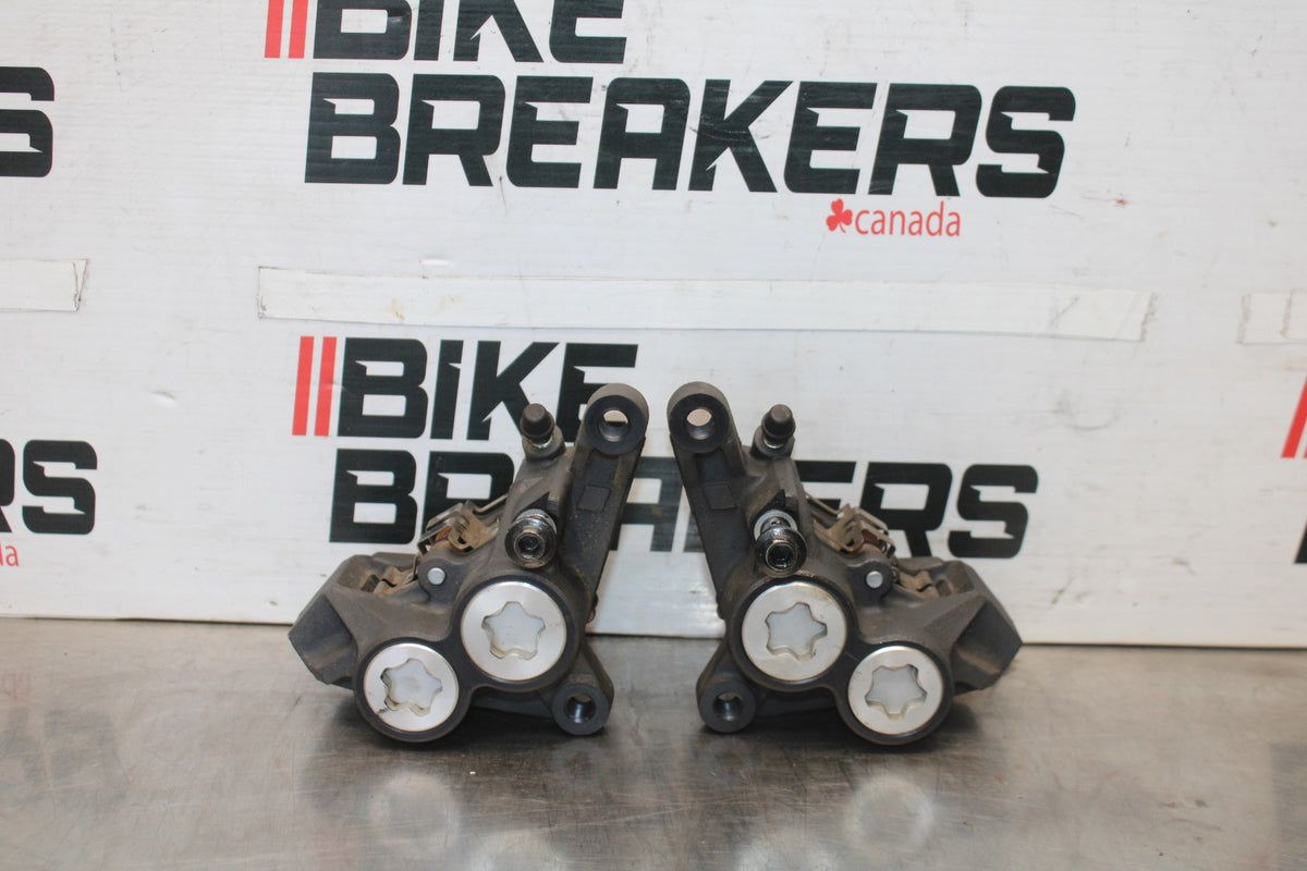 23-24 YAMAHA MT-07 RIGHT LEFT FRONT BRAKE CALIPER SET PAIR CALIPERS BB927