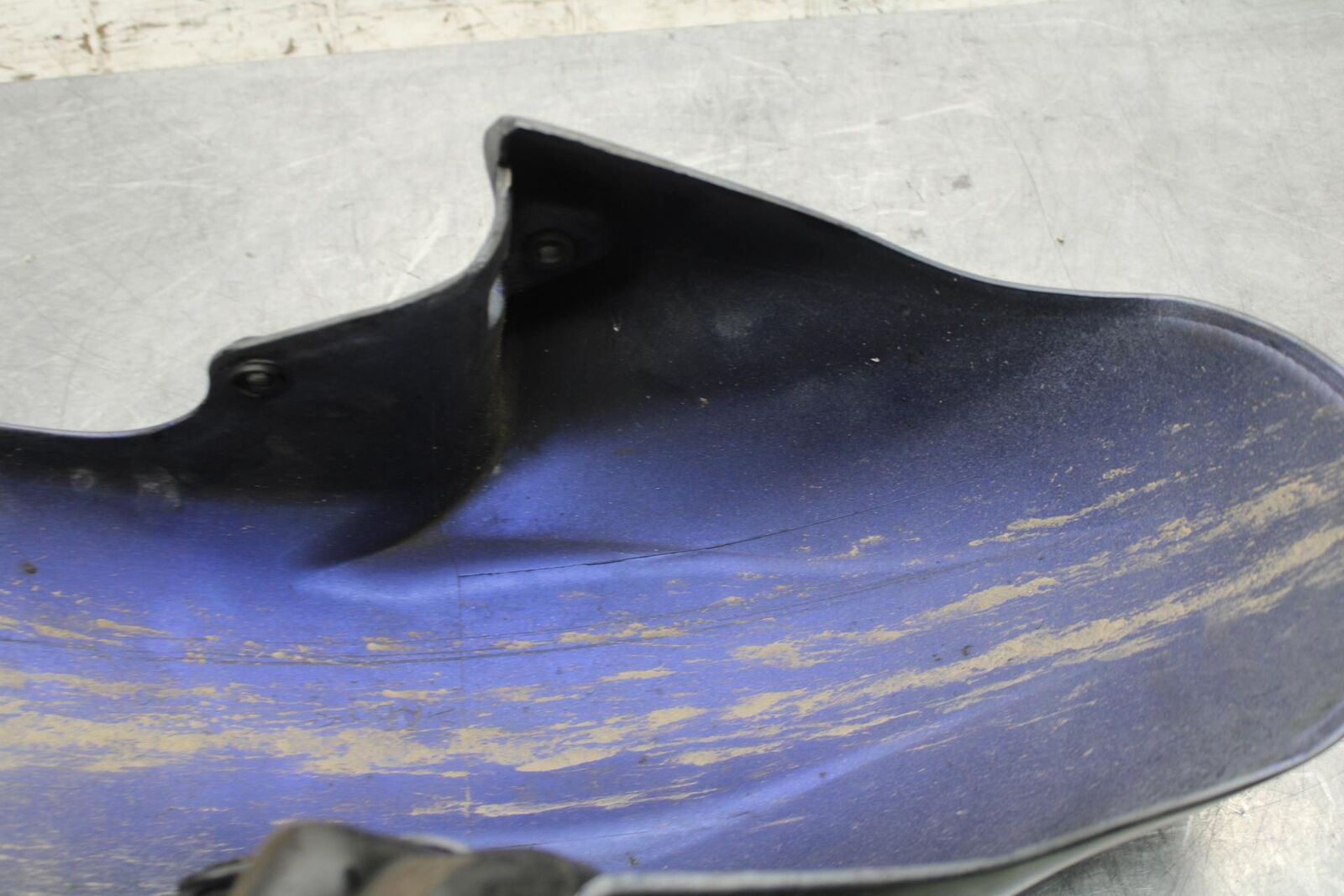 2000 Yamaha YZF R6 FRONT WHEEL FENDER COWL FAIRING BB558