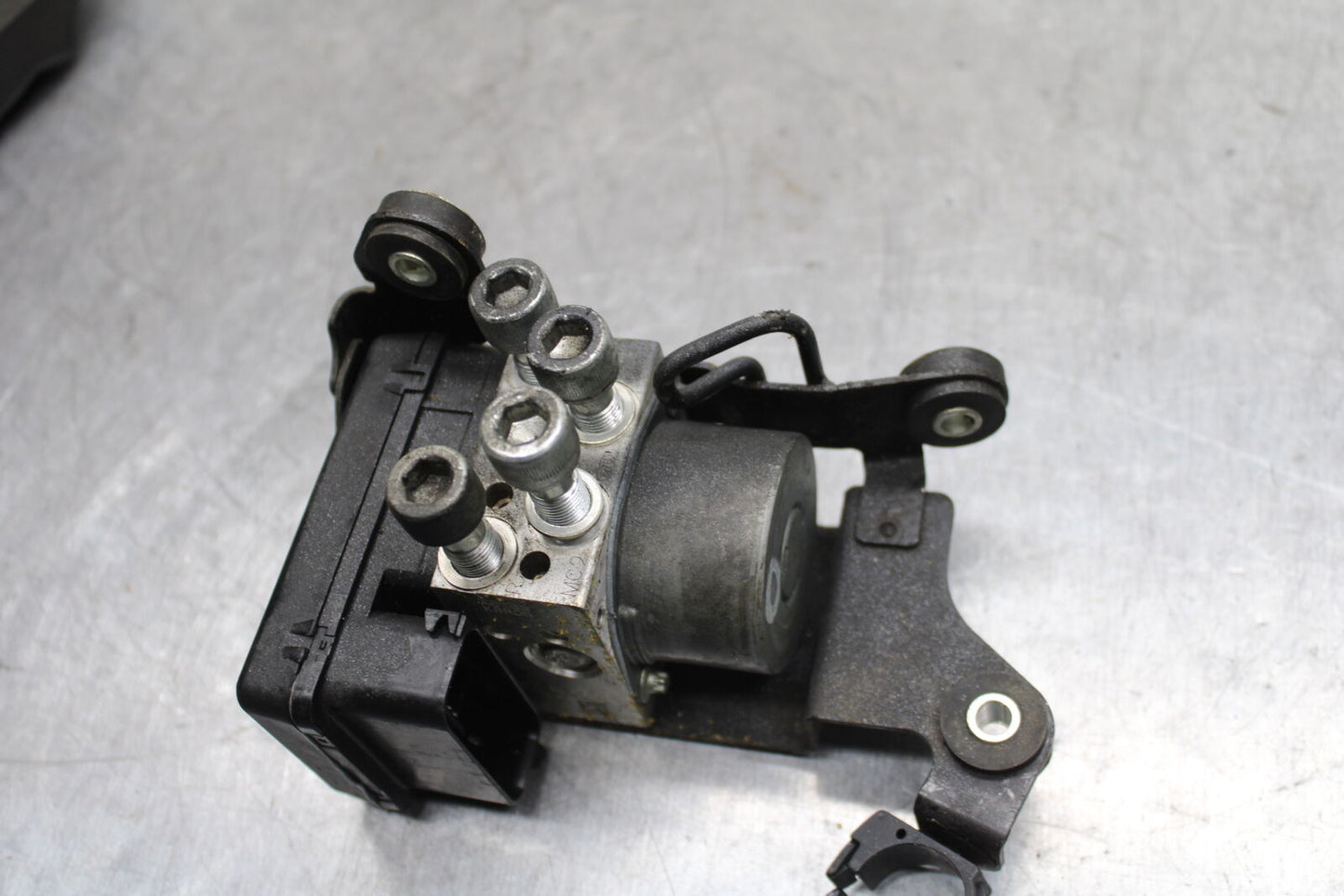 13-18 KAWASAKI NINJA ZX6R ABS PUMP UNIT MODULE BB118