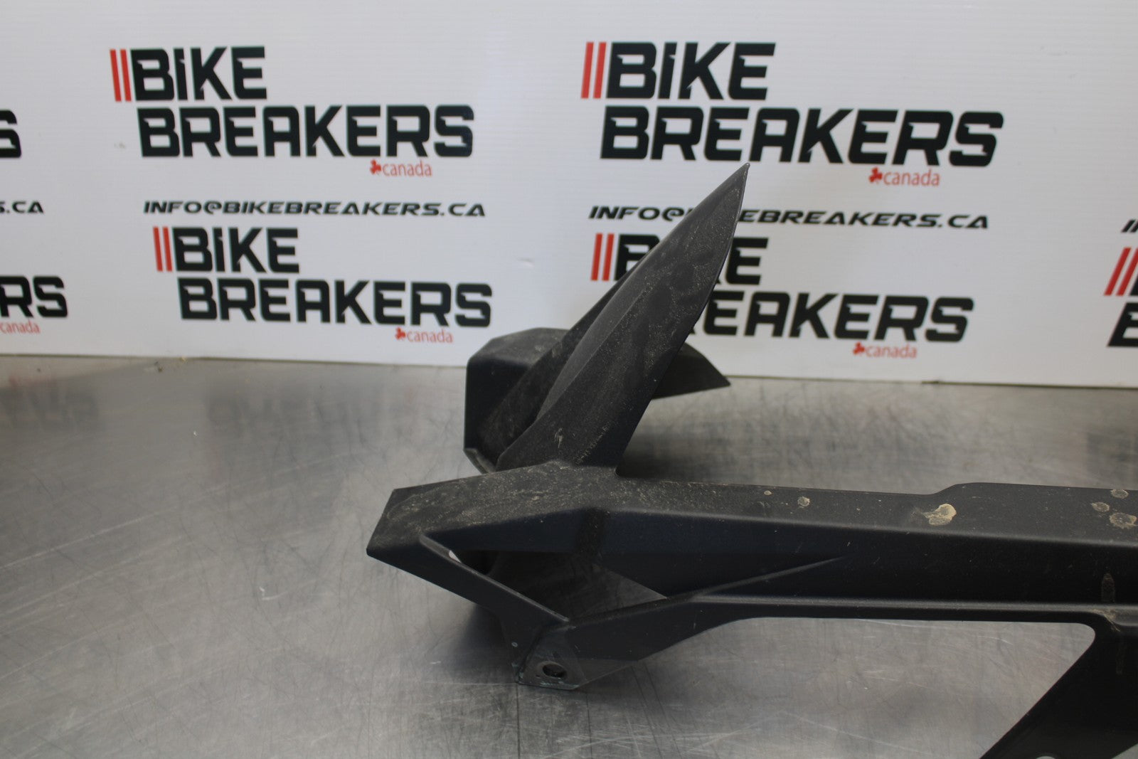 18-23 KAWASAKI NINJA 400 EX400 REAR BACK DRIVE CHAIN GUARD COVER SHIELD BB192