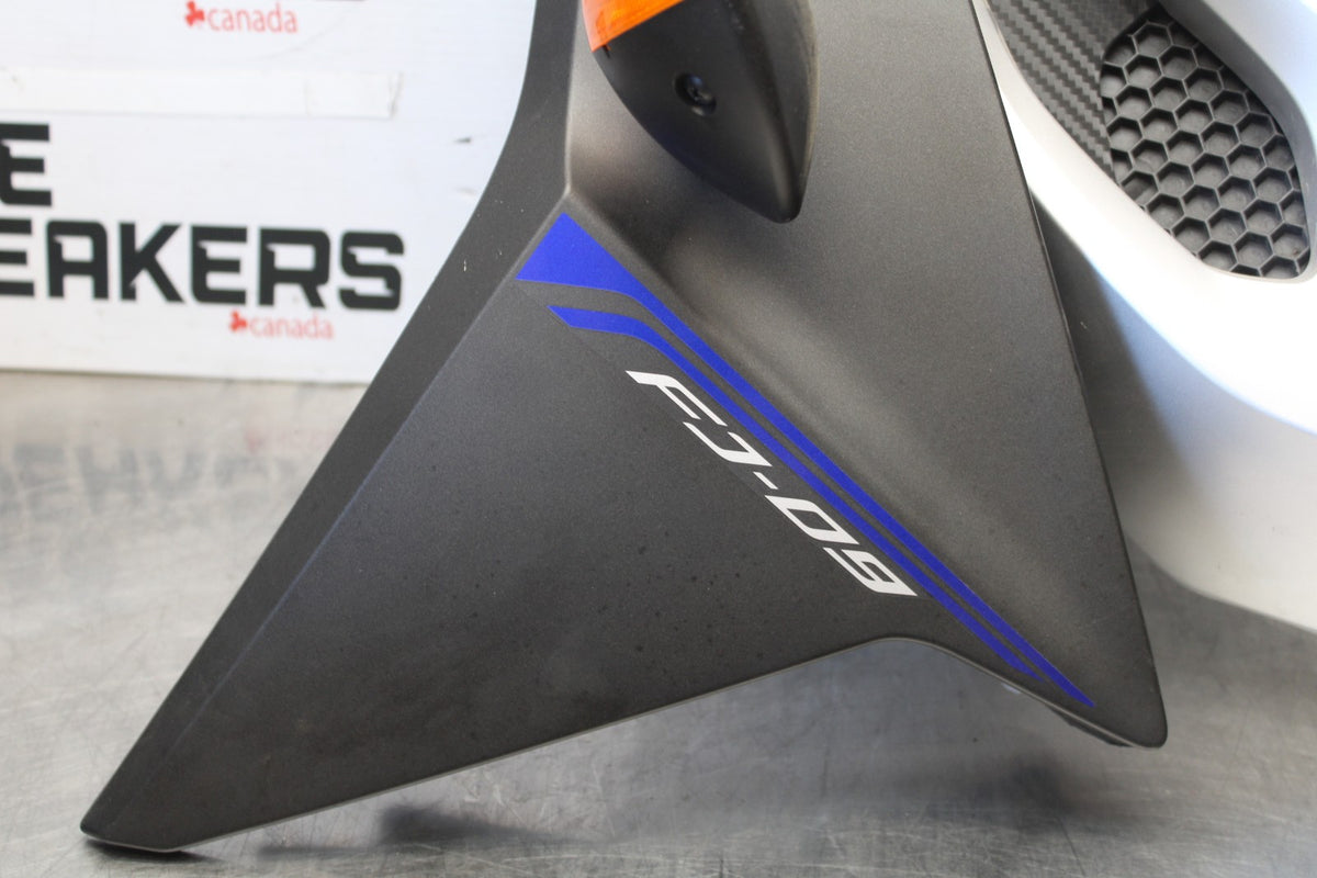 15-17 YAMAHA FJ09 LEFT FRONT UPPER MID SIDE FAIRING COWL PLASTIC BB906